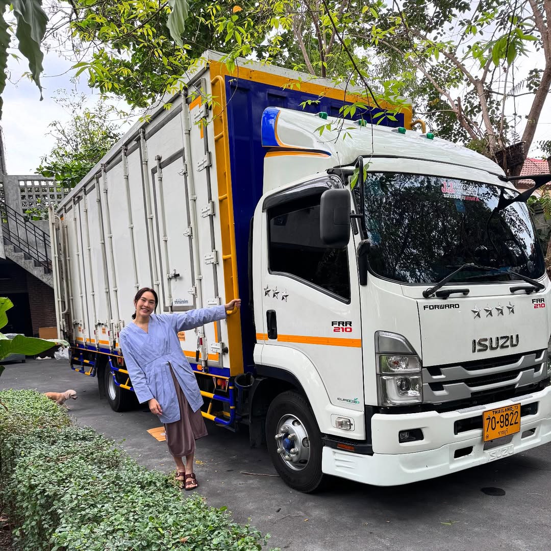 ตุ๊ก - ชนกวนันท์ รักชีพ