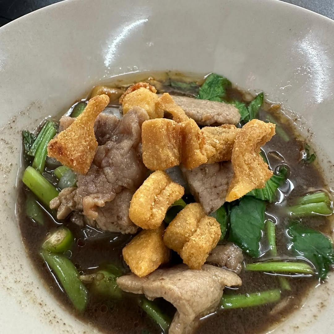 ตุ๊ก - ชนกวนันท์ รักชีพ