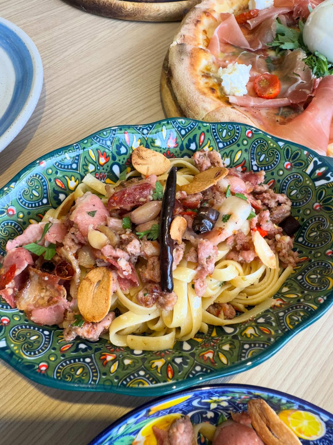 ตุ๊ก - ชนกวนันท์ รักชีพ