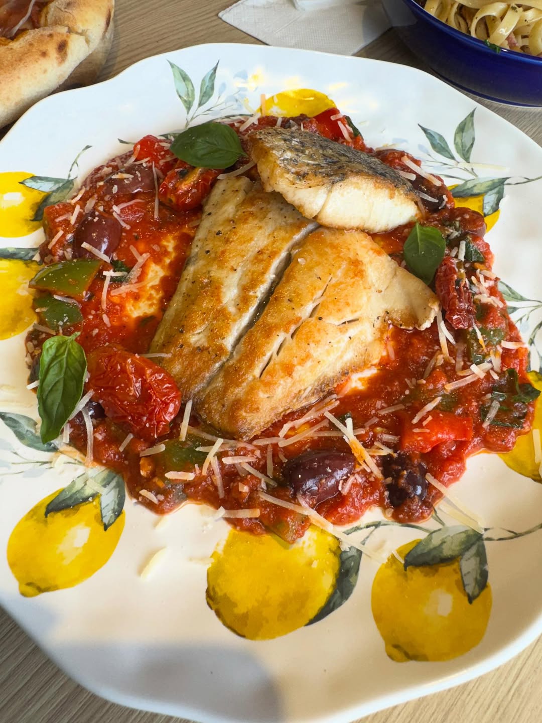 ตุ๊ก - ชนกวนันท์ รักชีพ