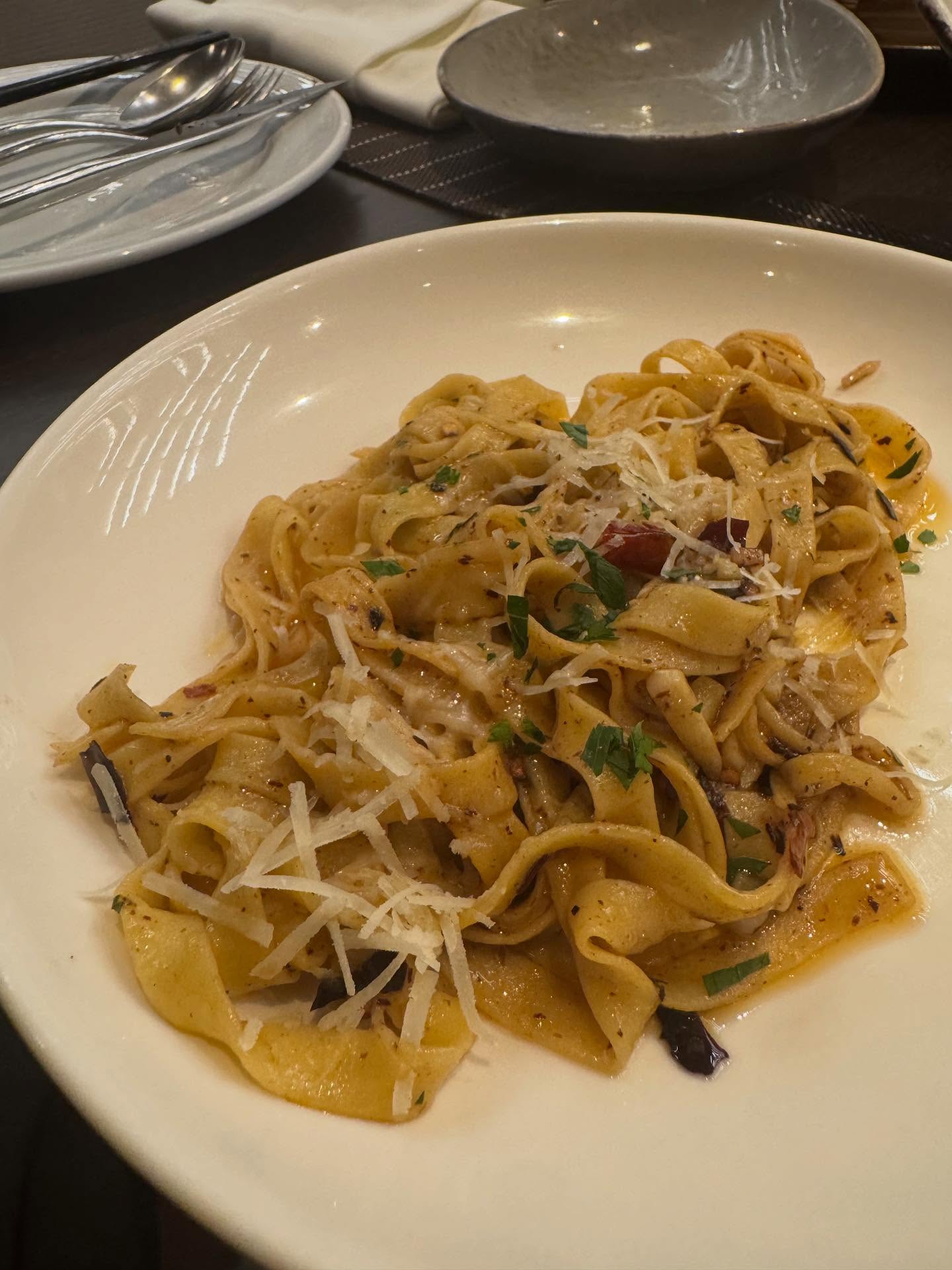 ตุ๊ก - ชนกวนันท์ รักชีพ