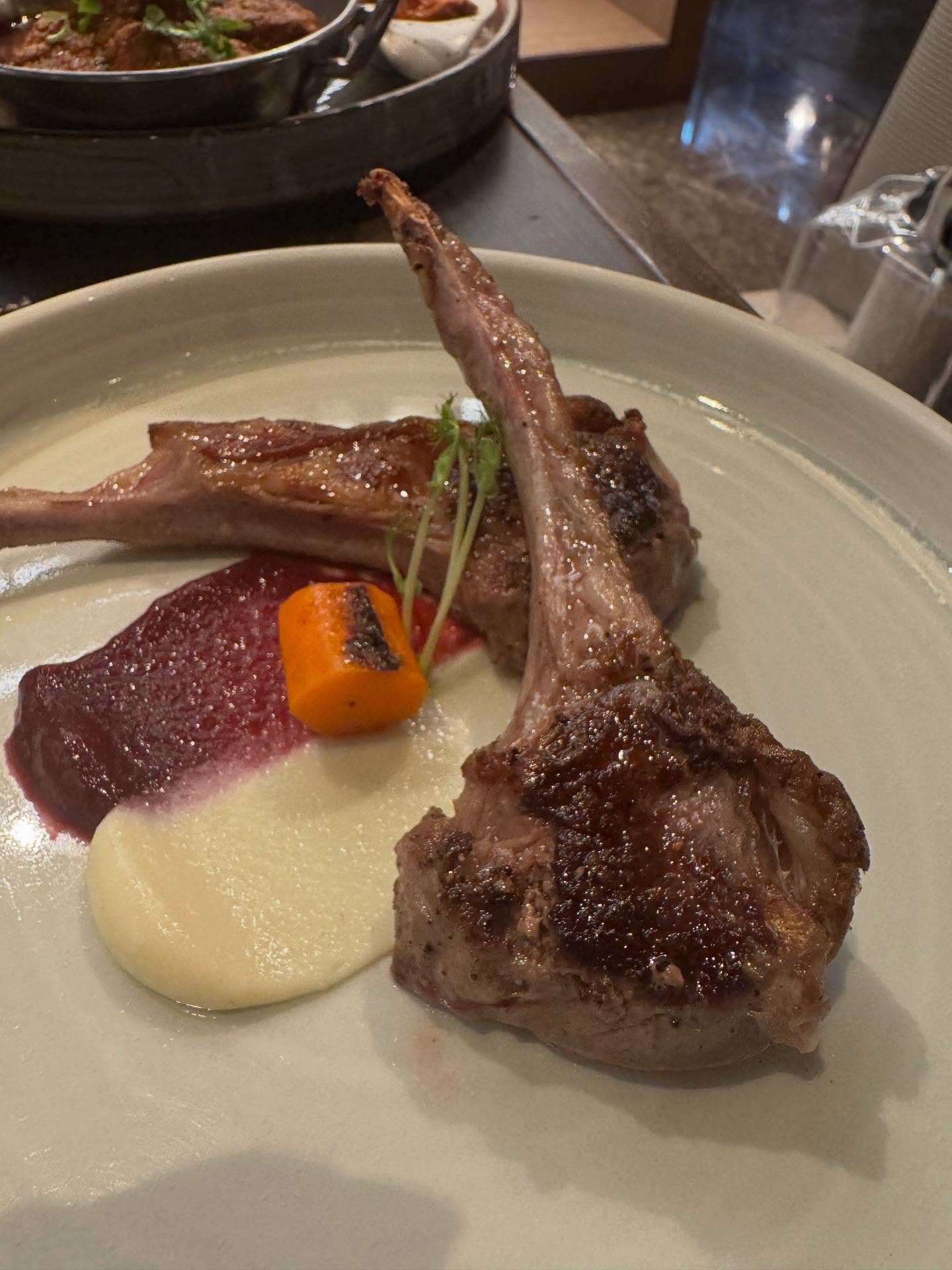 ตุ๊ก - ชนกวนันท์ รักชีพ