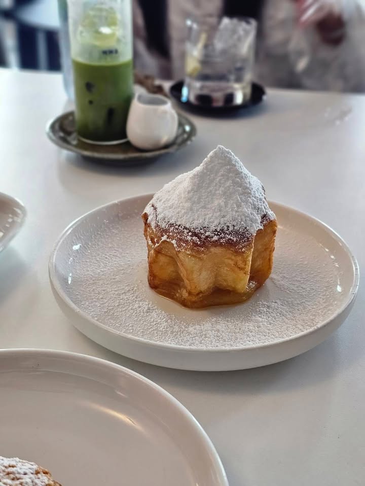 ตุ๊ก - ชนกวนันท์ รักชีพ