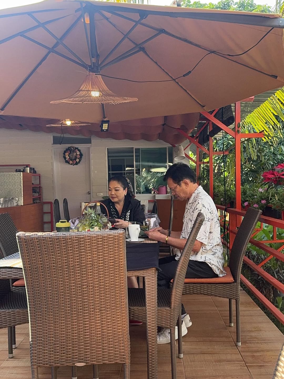 ตุ๊ก - ชนกวนันท์ รักชีพ