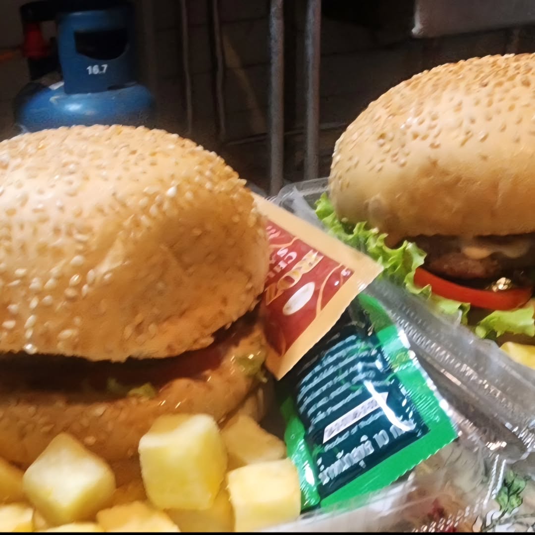 ตุ๊ก - ชนกวนันท์ รักชีพ