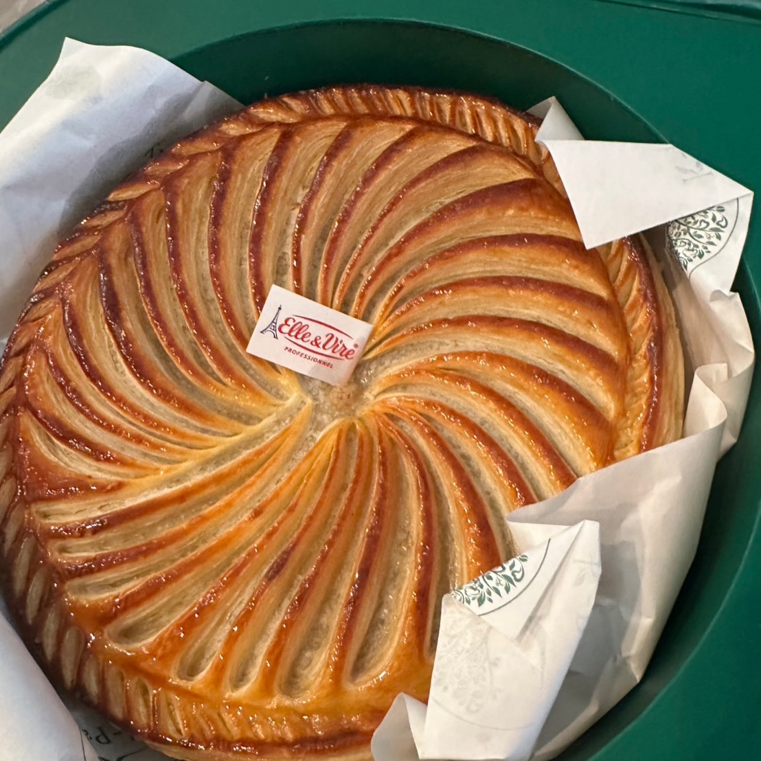 ตุ๊ก - ชนกวนันท์ รักชีพ