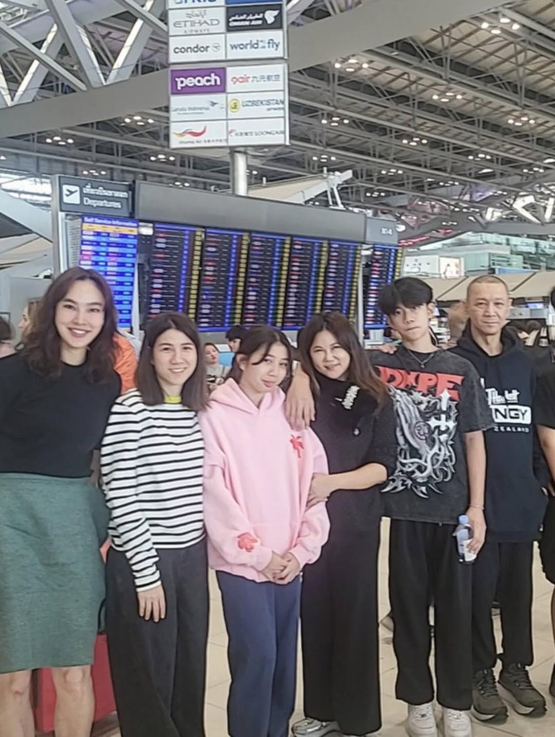 ตุ๊ก - ชนกวนันท์ รักชีพ