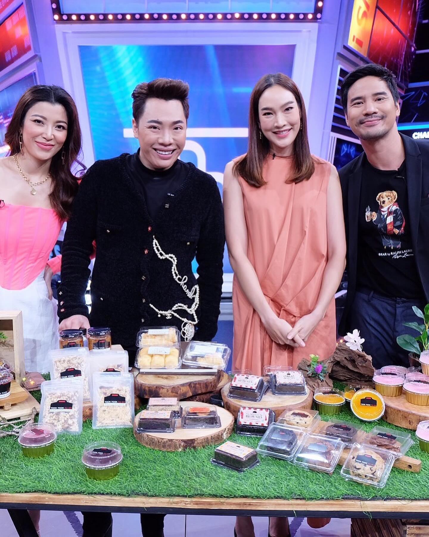 ตุ๊ก - ชนกวนันท์ รักชีพ