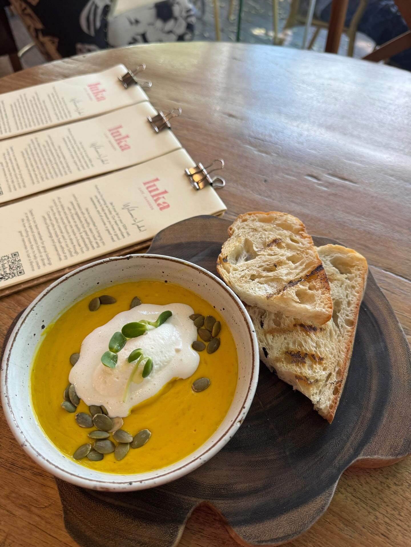 ตุ๊ก - ชนกวนันท์ รักชีพ