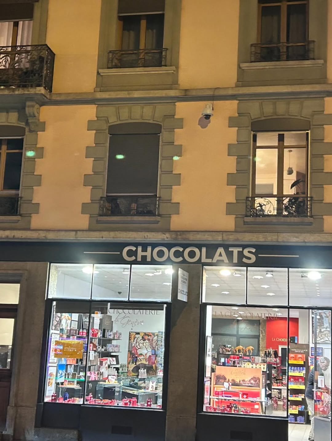 ตุ๊ก - ชนกวนันท์ รักชีพ