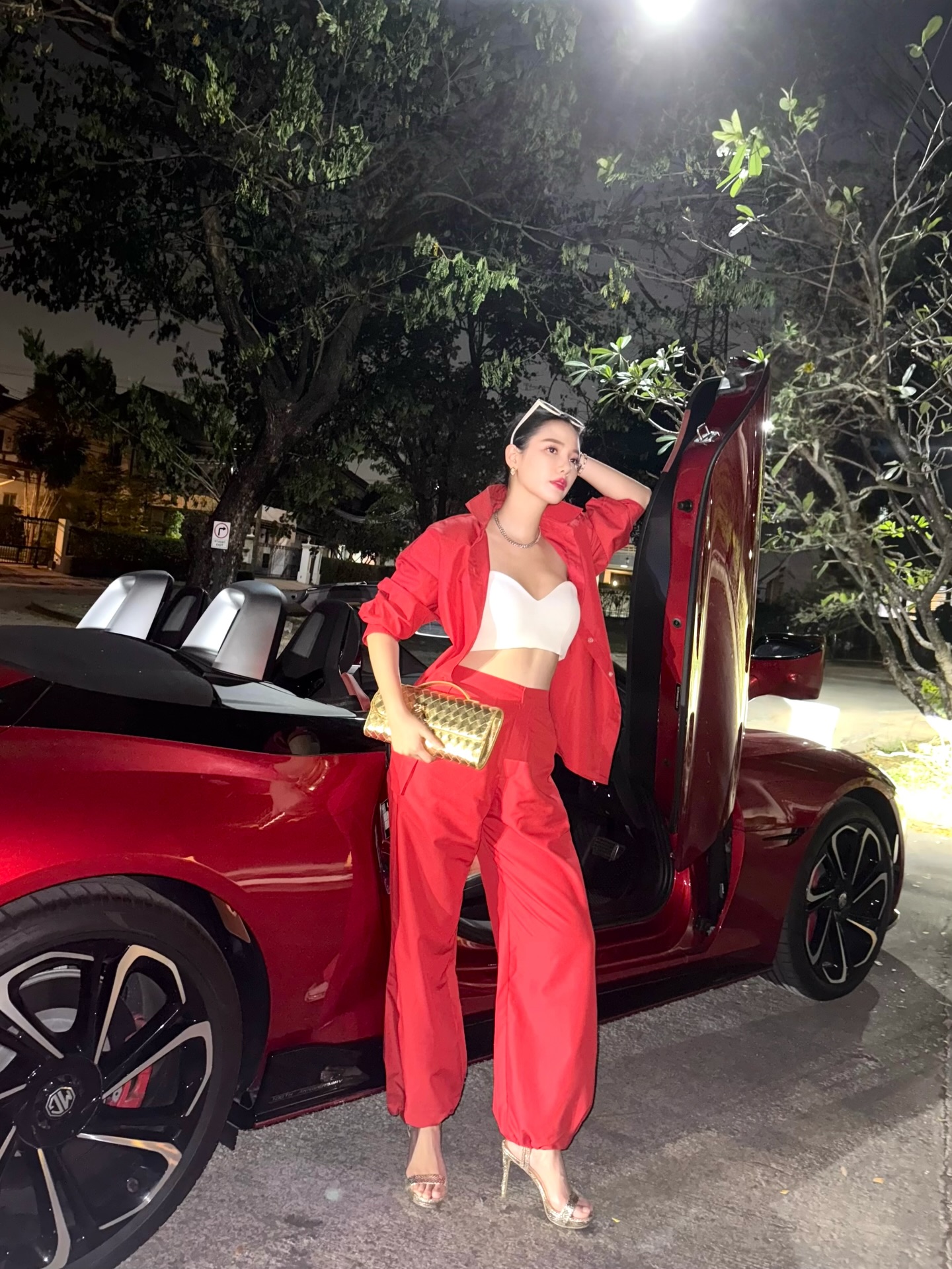 ดาต้า - ดรัลชรัส ศุขีวิริยะ