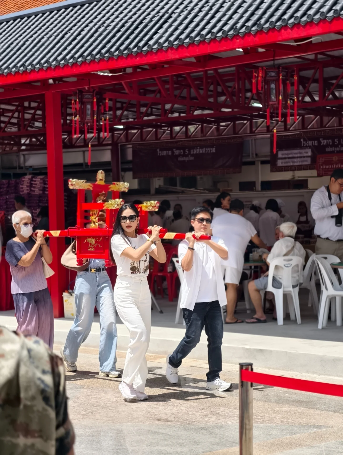 แคนดี้ รากแก่น