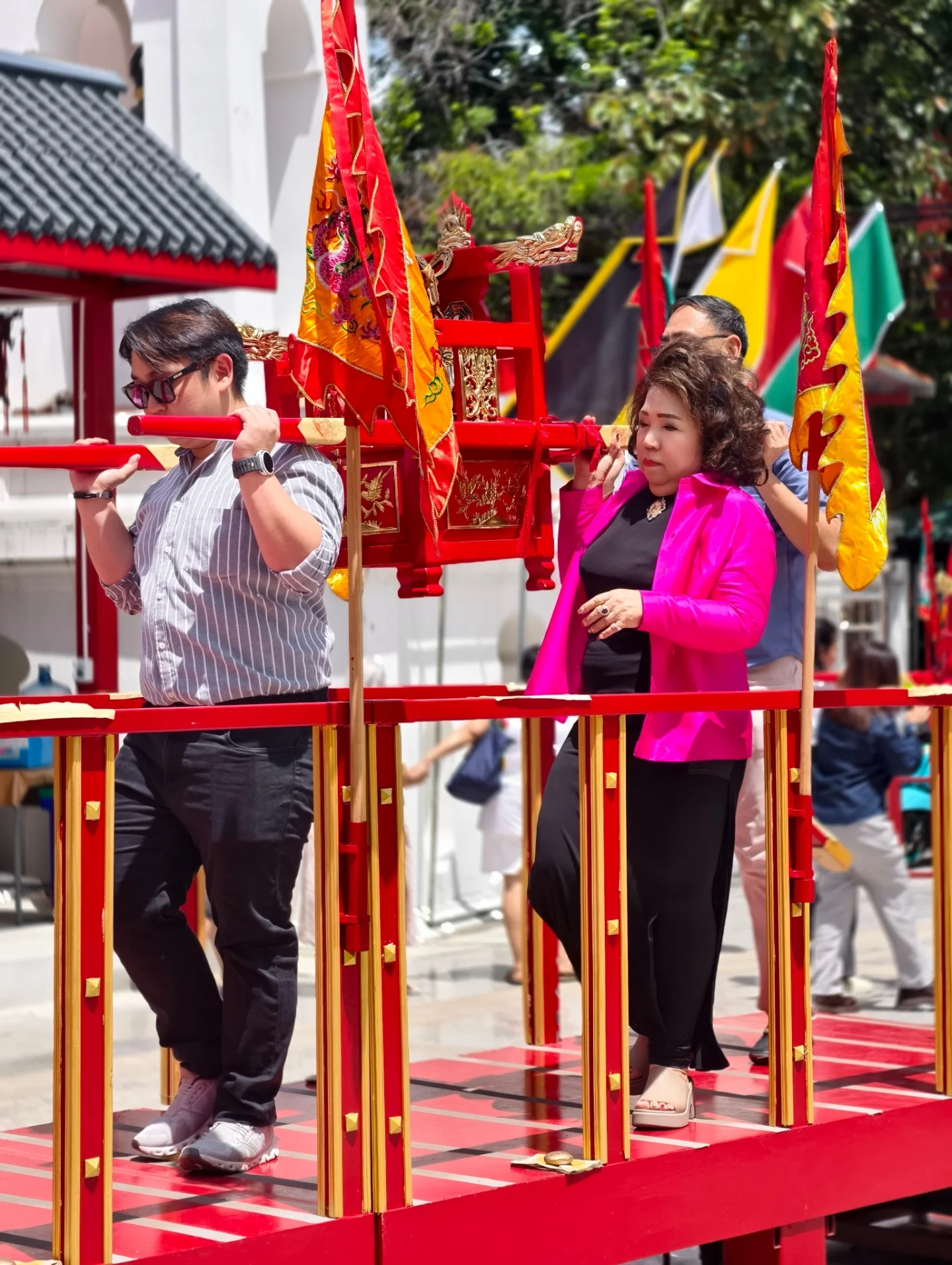 แคนดี้ รากแก่น