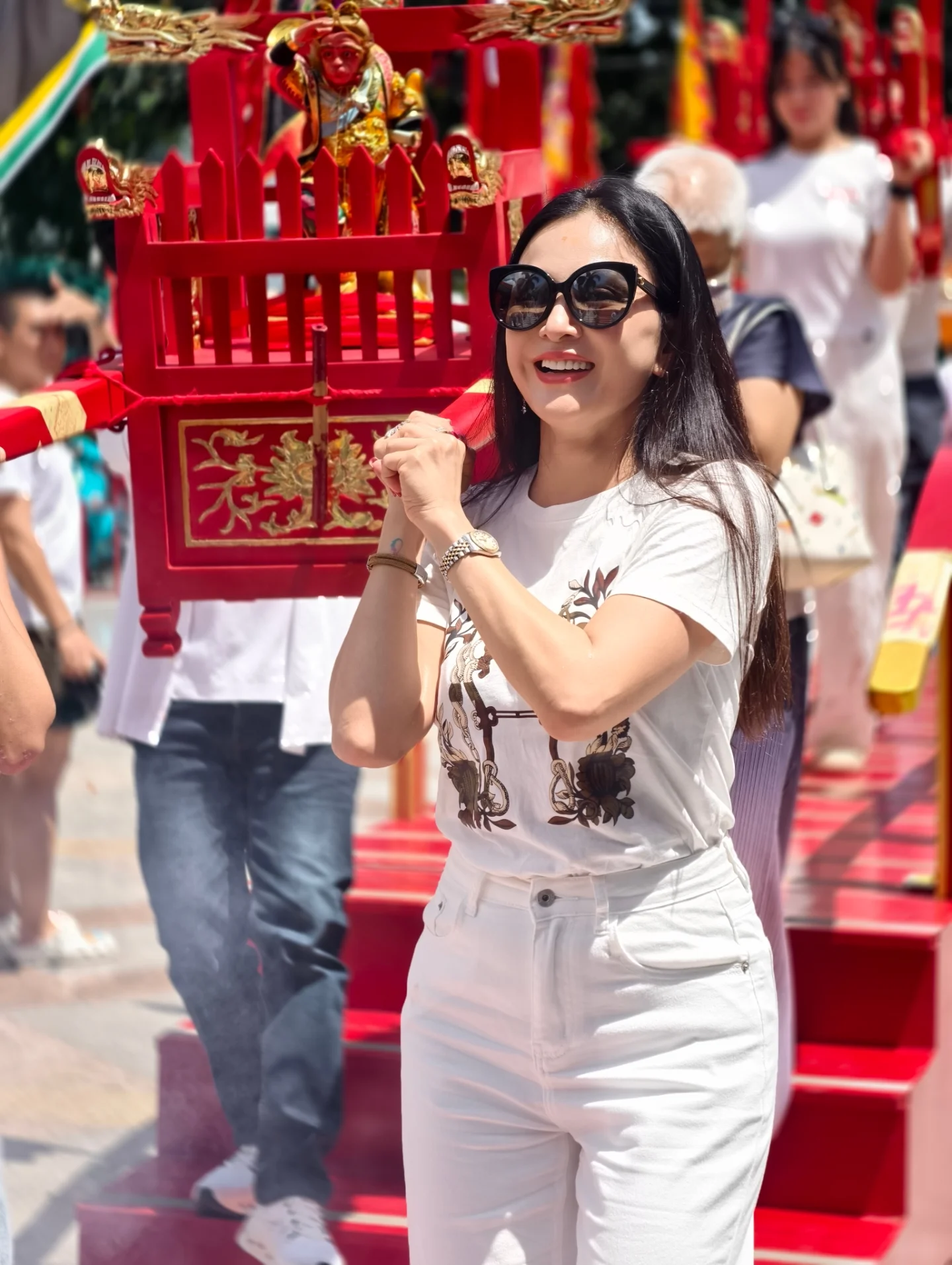 แคนดี้ รากแก่น