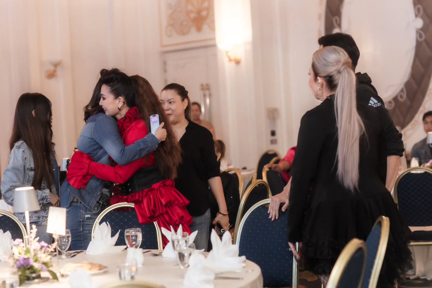 แคนดี้ รากแก่น