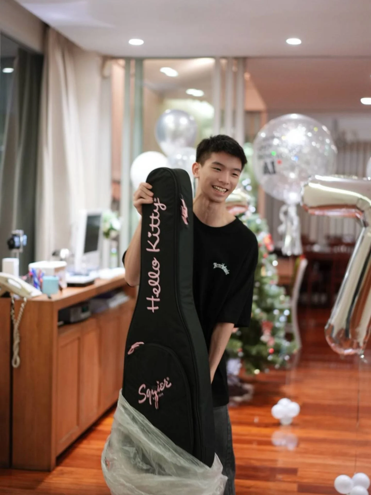 แคนดี้ รากแก่น