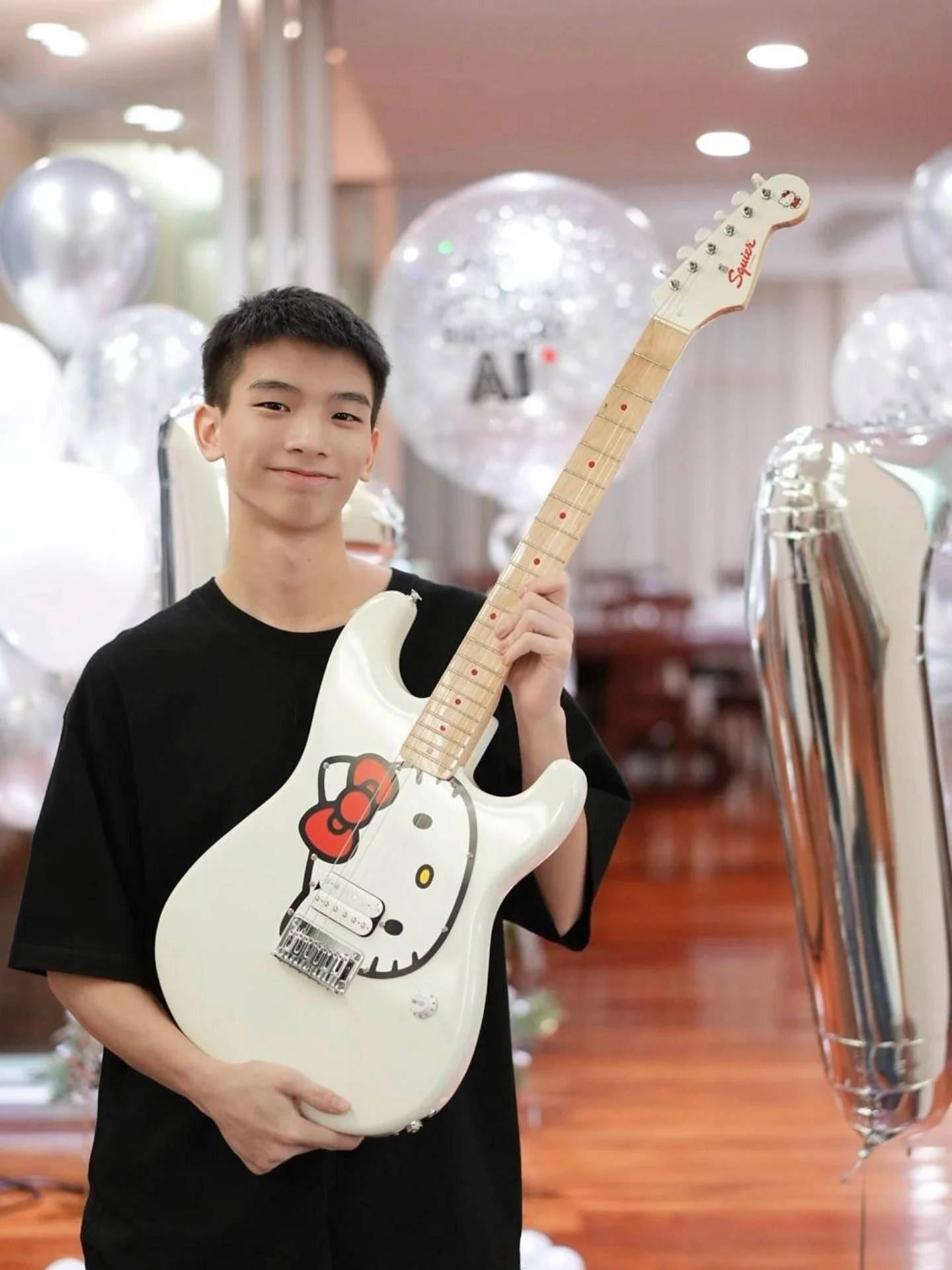 แคนดี้ รากแก่น