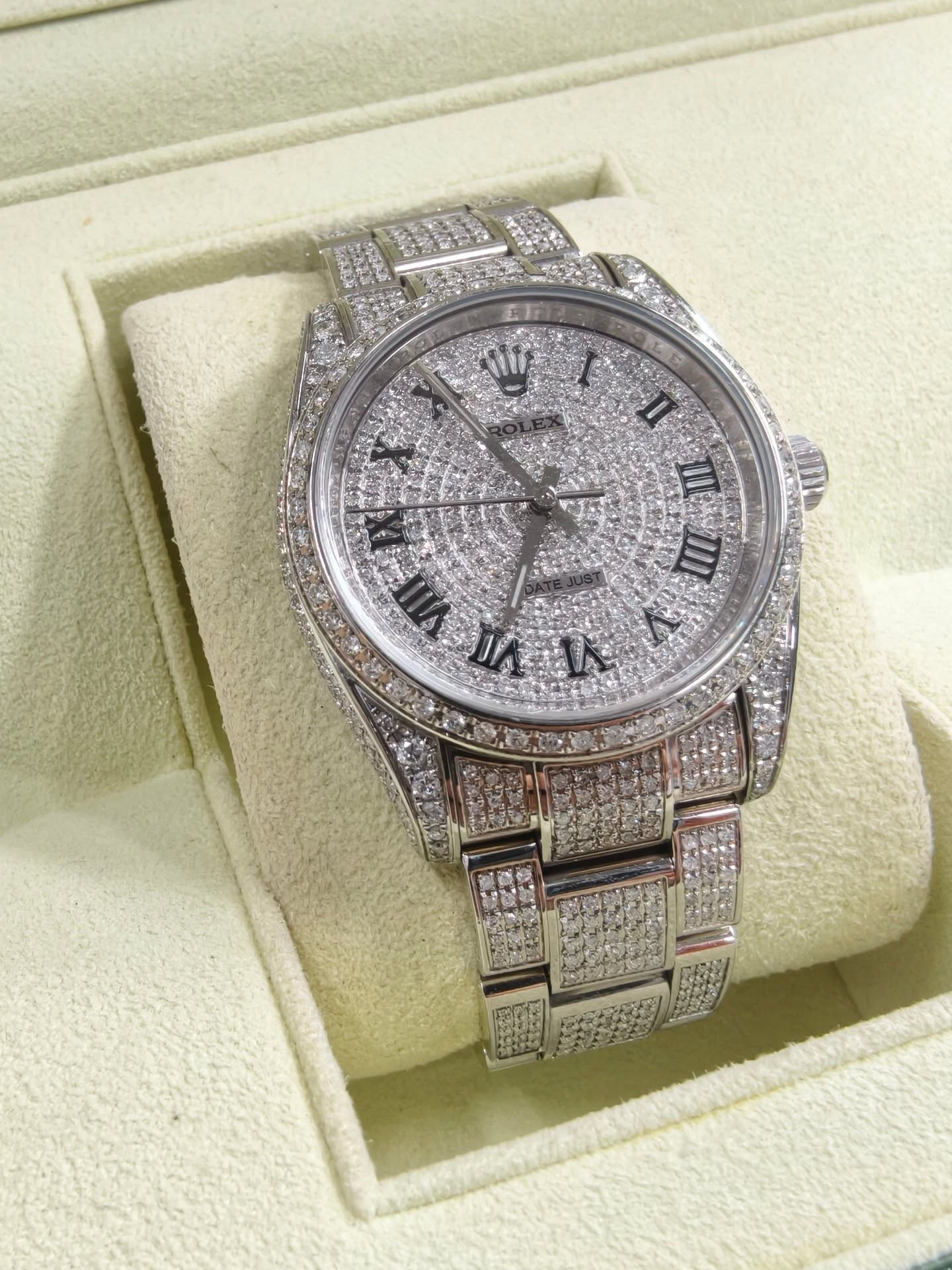 แคนดี้ รากแก่น