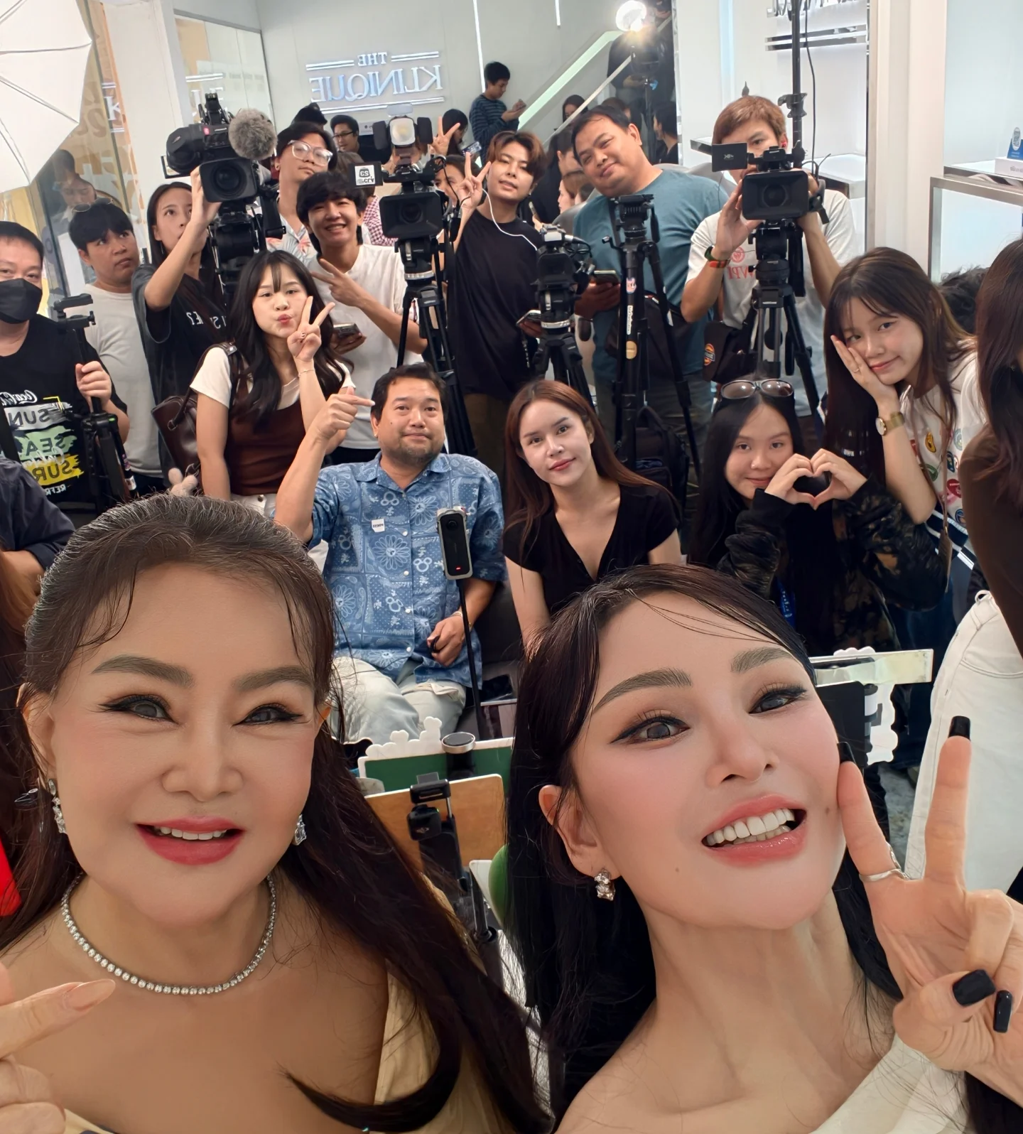 แคนดี้ รากแก่น