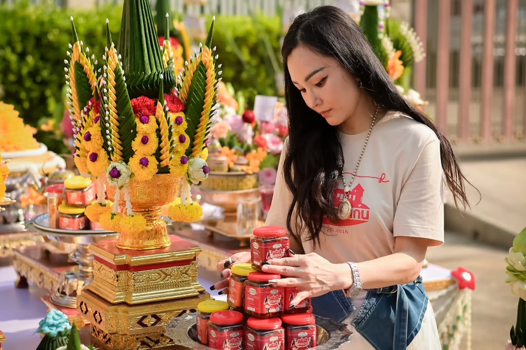 แคนดี้ รากแก่น