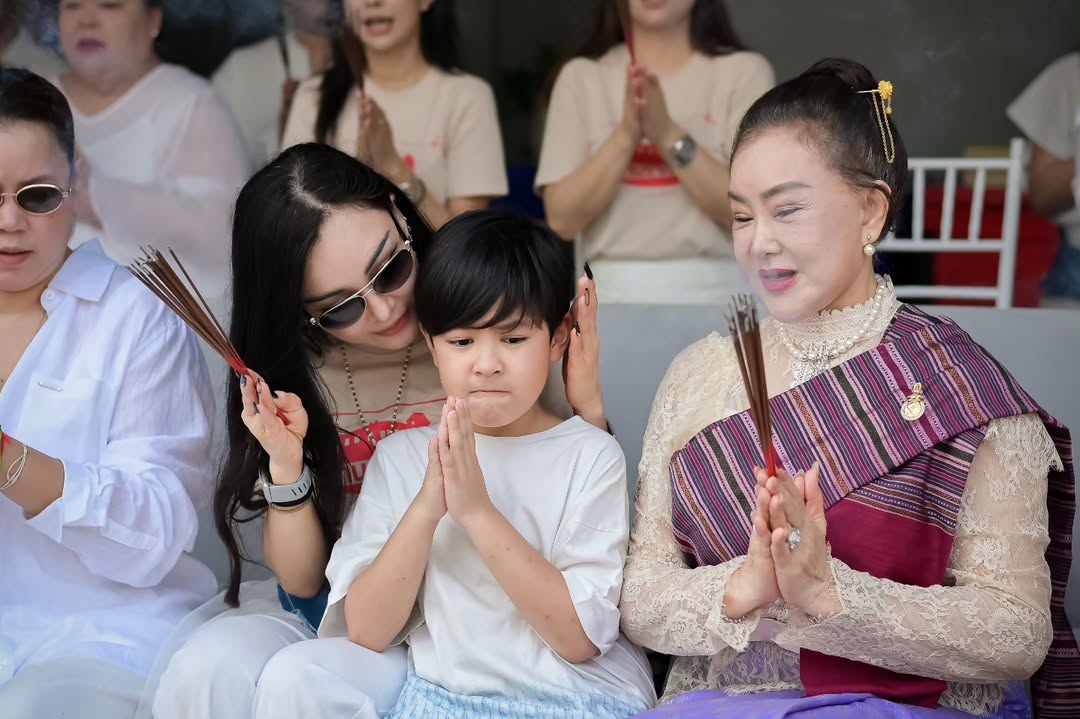 แคนดี้ รากแก่น