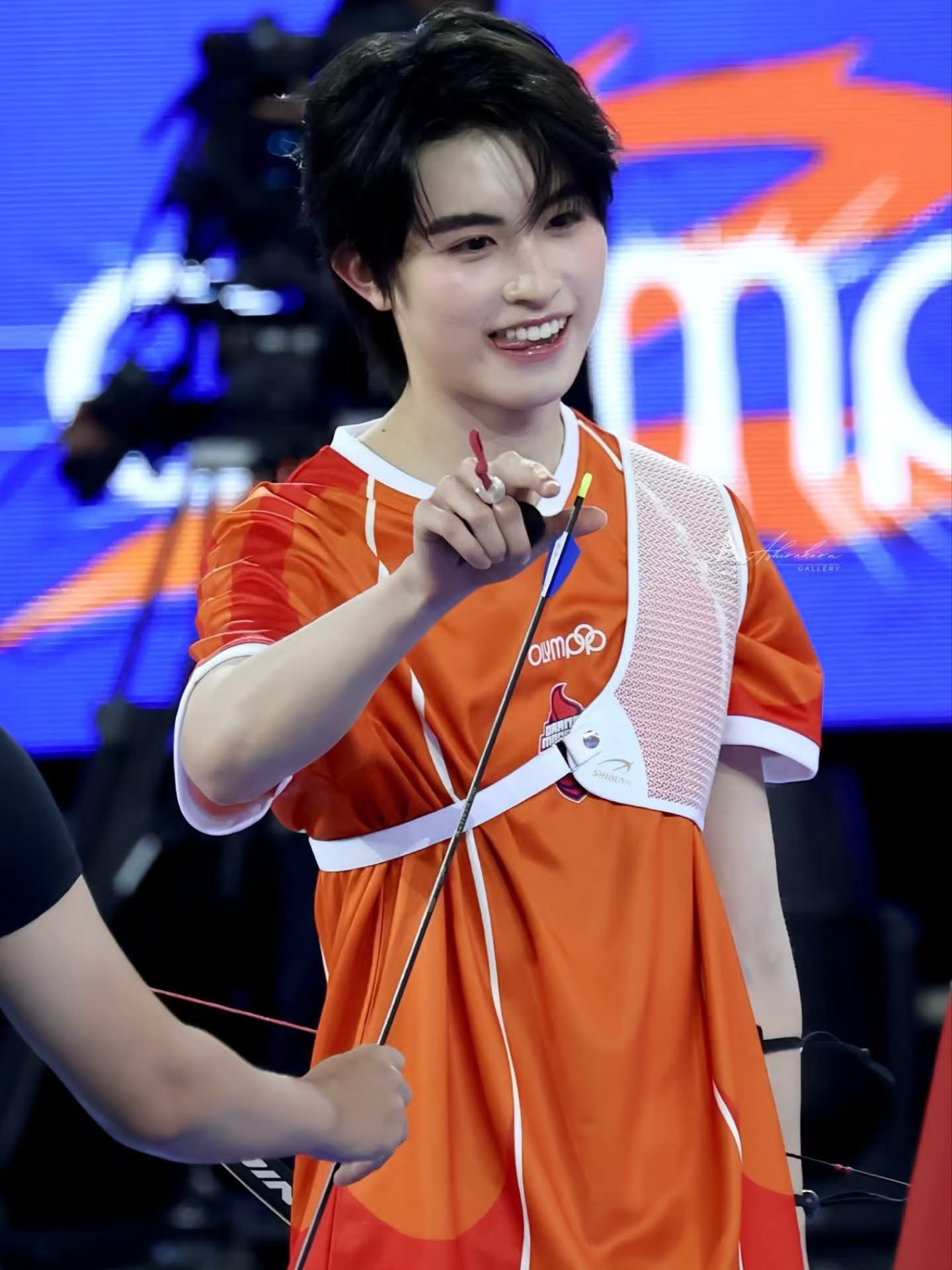 แคนดี้ รากแก่น