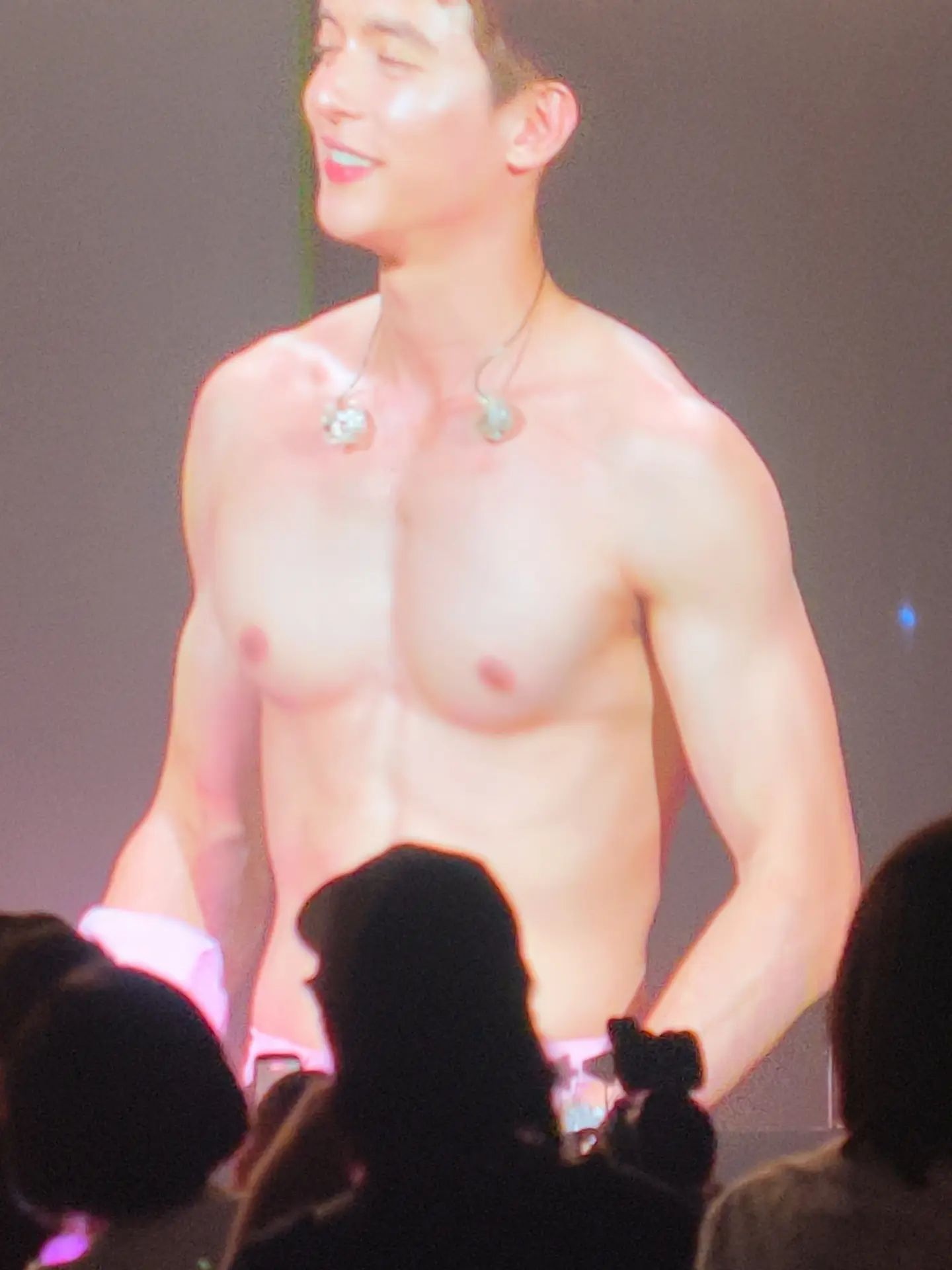 แคนดี้ รากแก่น