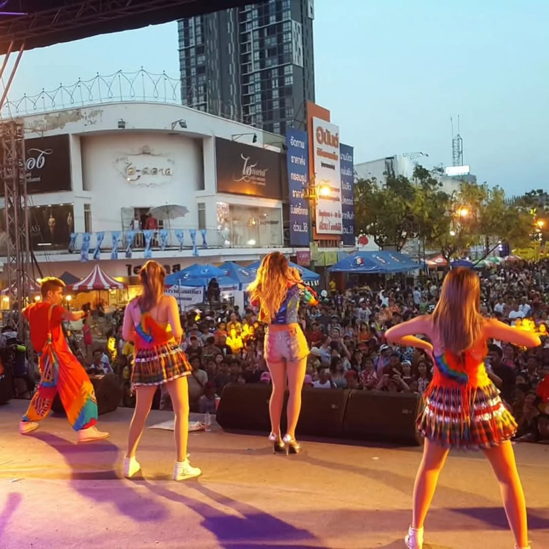 แคนดี้ รากแก่น
