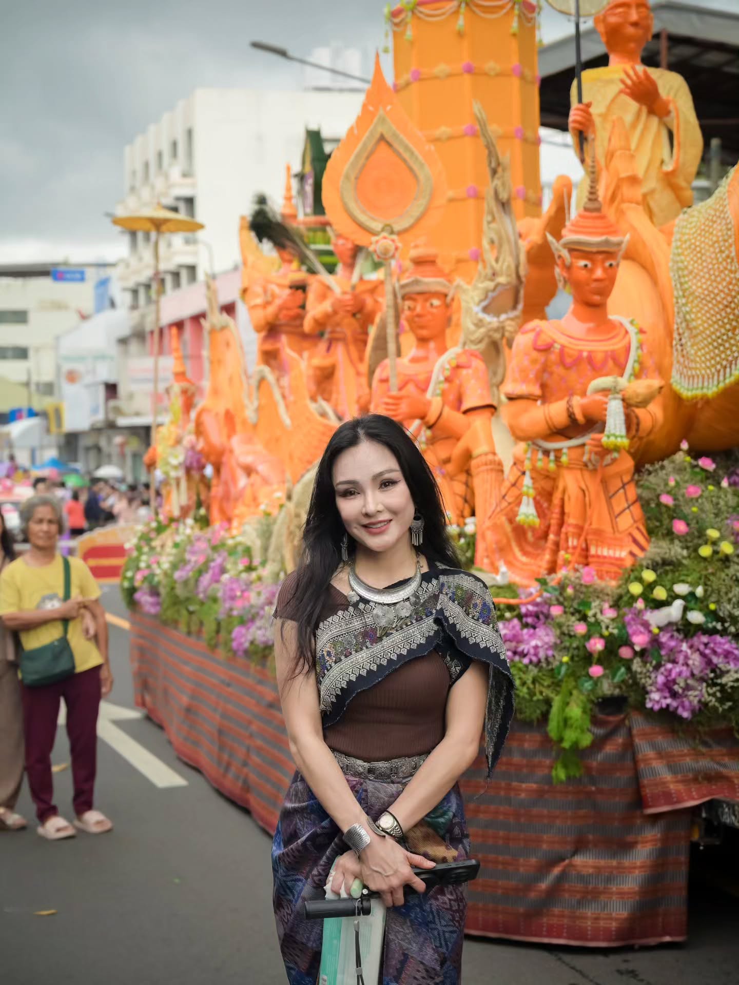 แคนดี้ รากแก่น