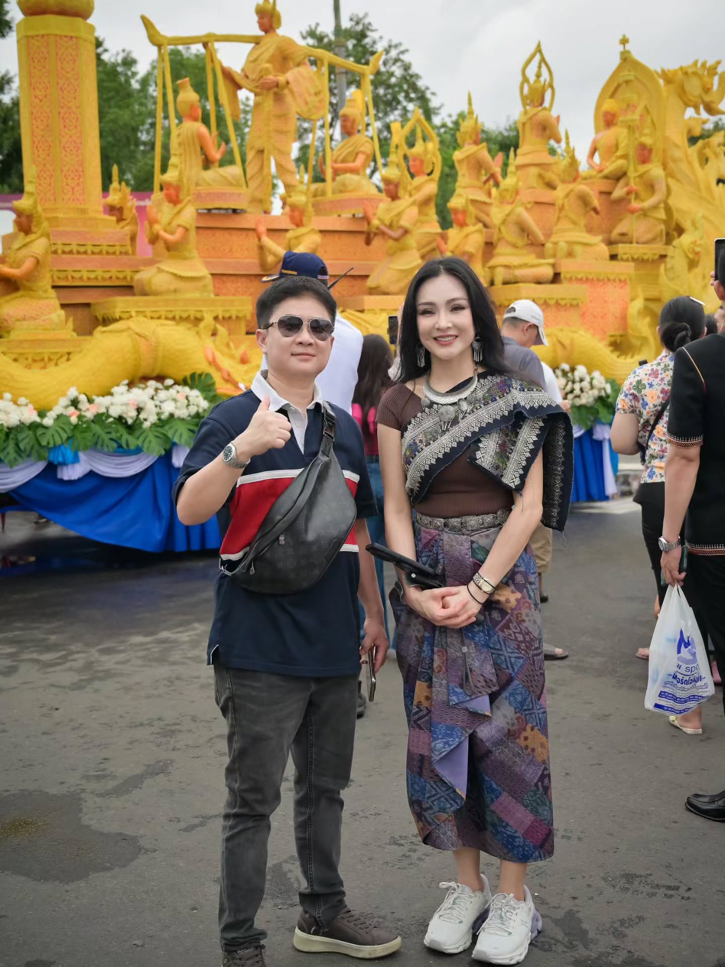แคนดี้ รากแก่น