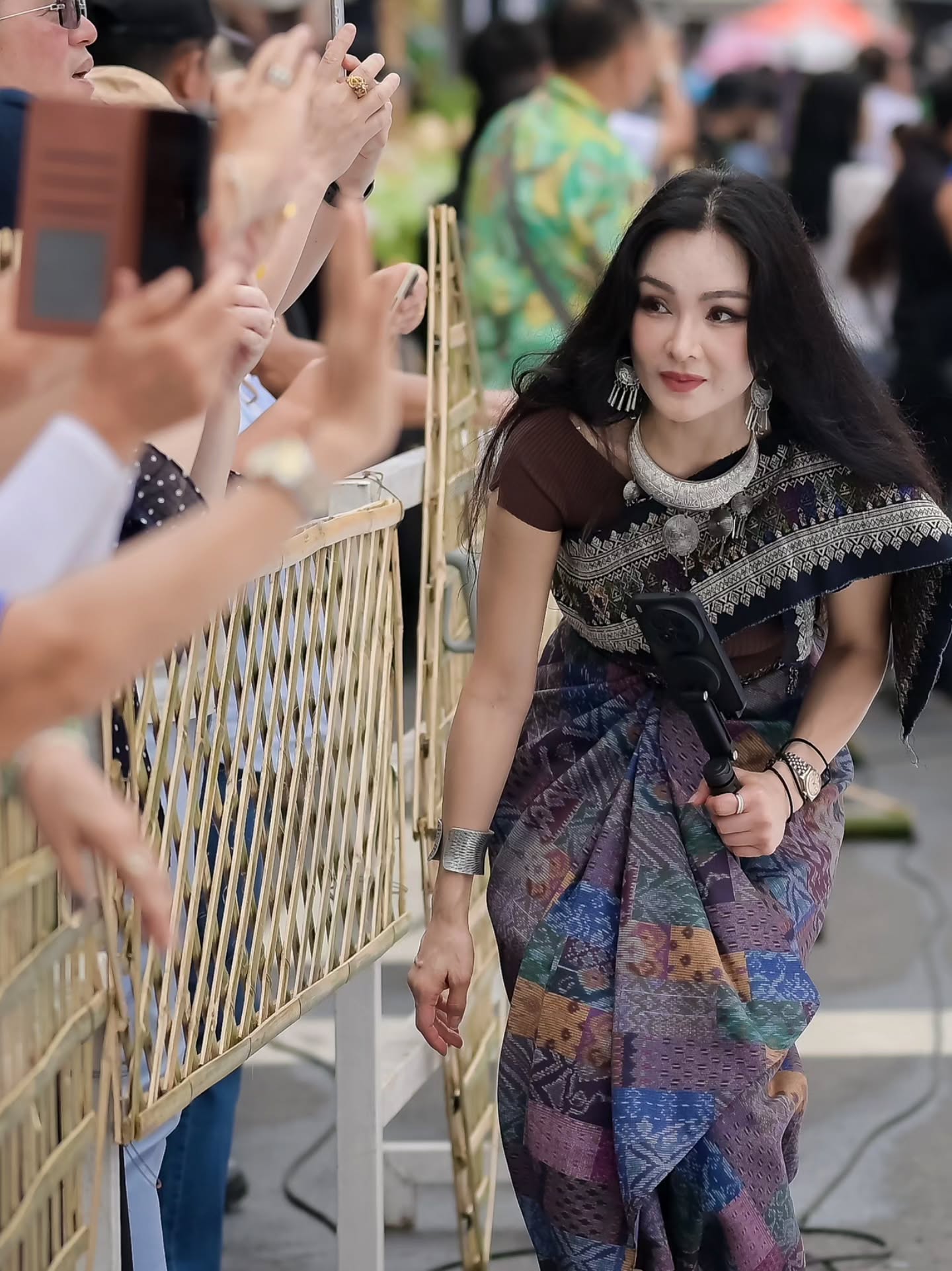 แคนดี้ รากแก่น