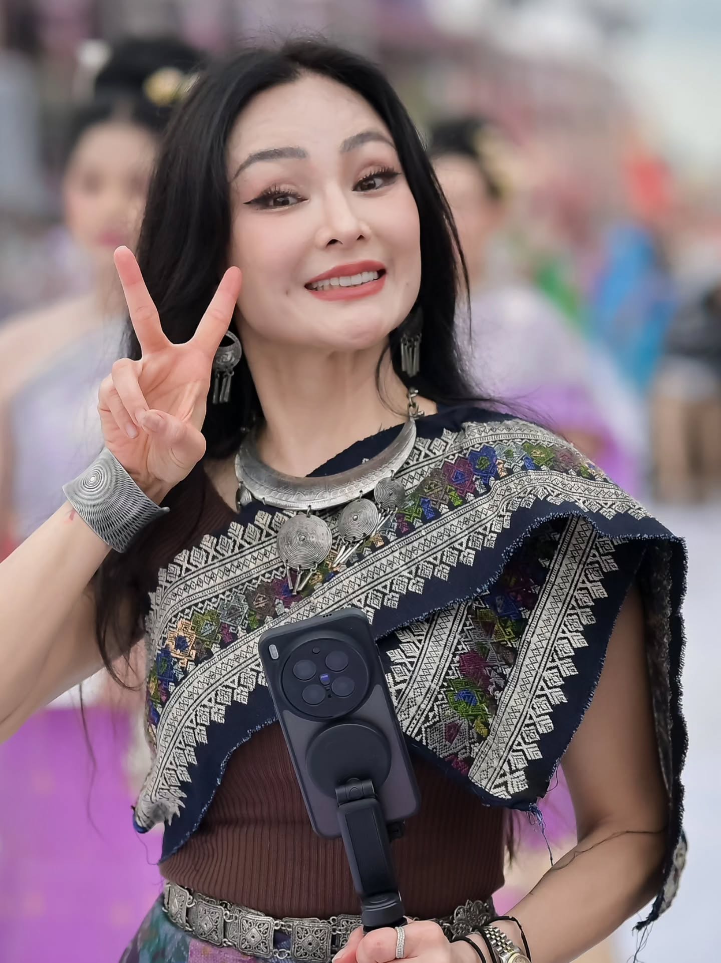 แคนดี้ รากแก่น