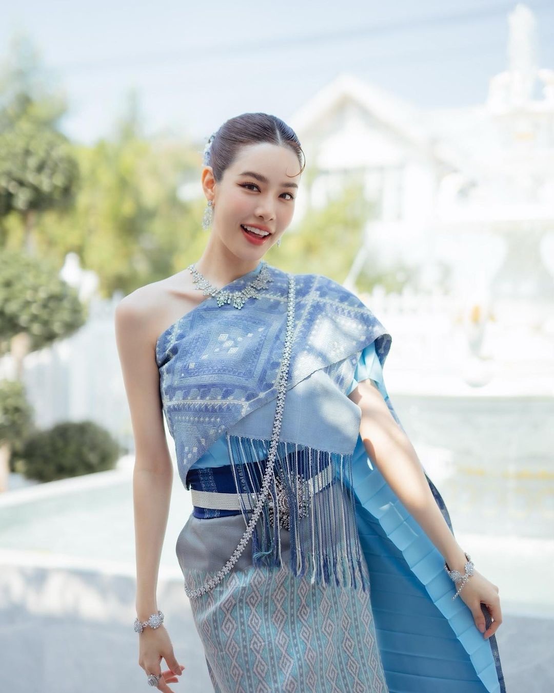 เกรซ - กาญจน์เกล้า ด้วยเศียรเกล้า