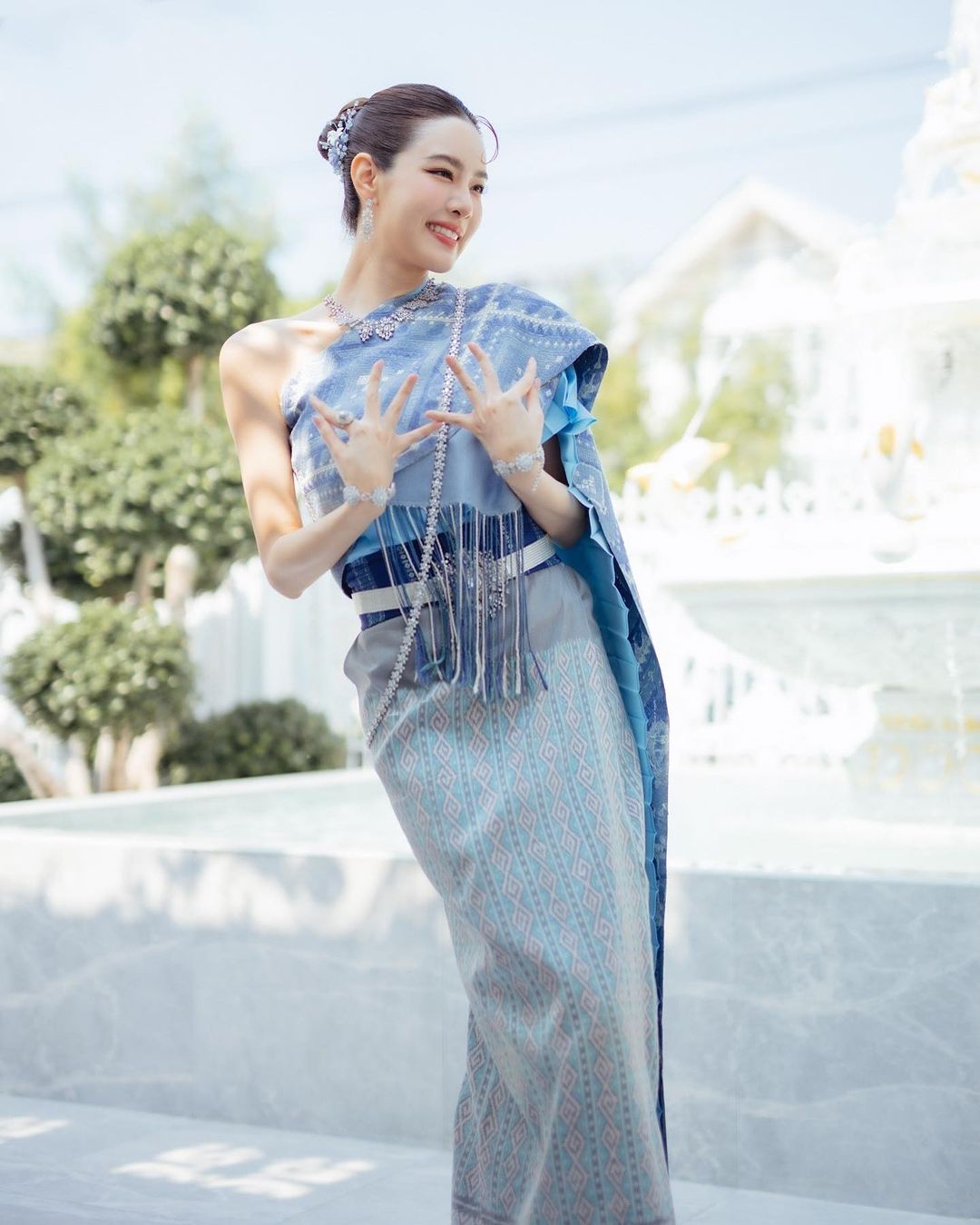 เกรซ - กาญจน์เกล้า ด้วยเศียรเกล้า