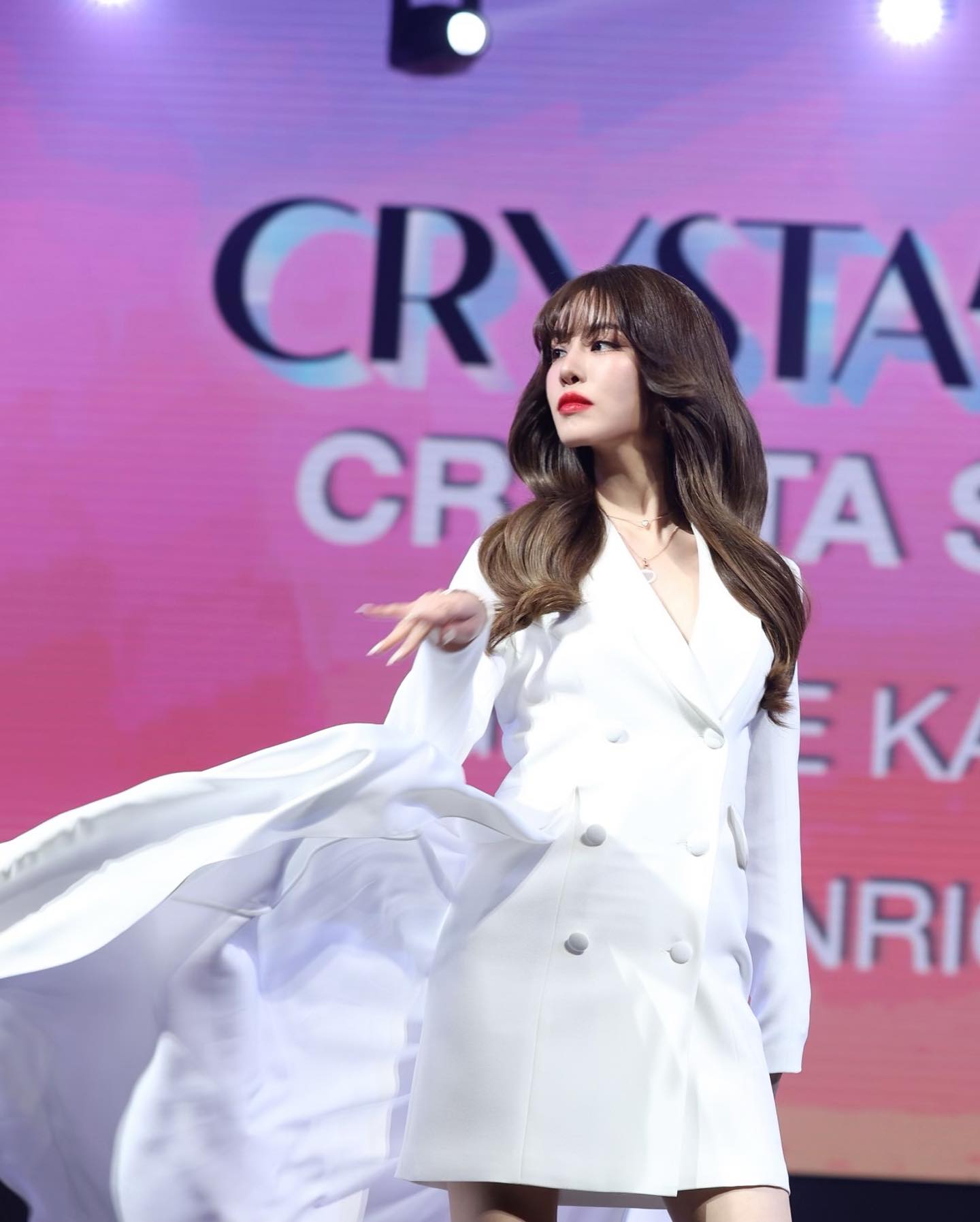 เกรซ - กาญจน์เกล้า ด้วยเศียรเกล้า