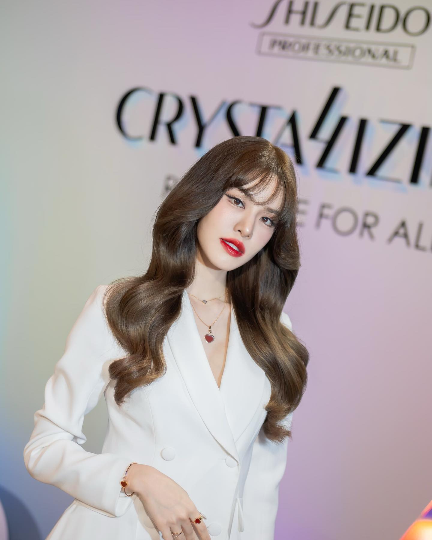 เกรซ - กาญจน์เกล้า ด้วยเศียรเกล้า