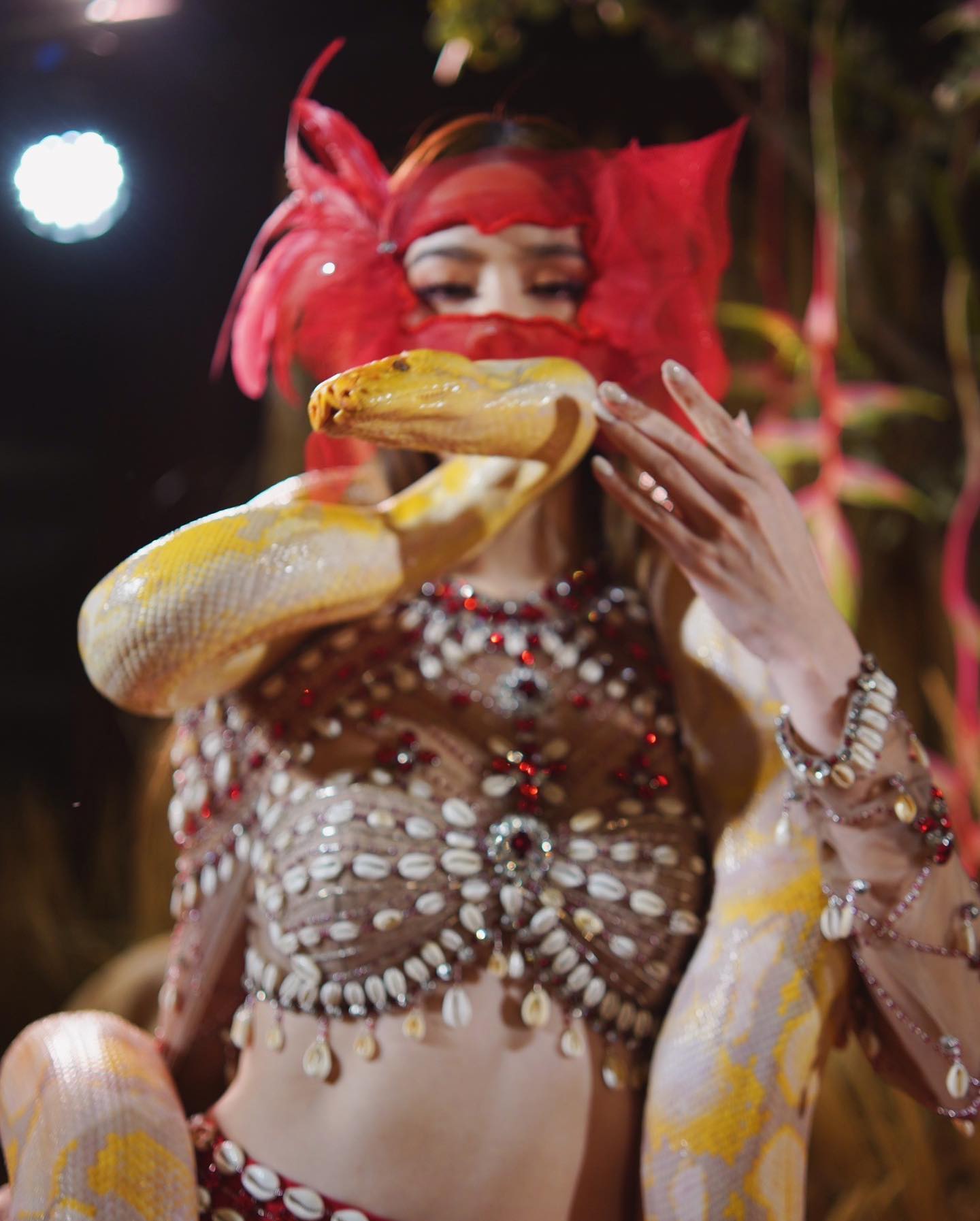 เกรซ - กาญจน์เกล้า ด้วยเศียรเกล้า