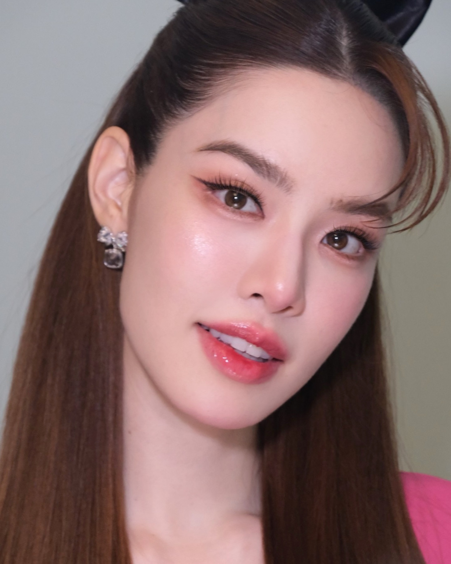 เกรซ - กาญจน์เกล้า ด้วยเศียรเกล้า