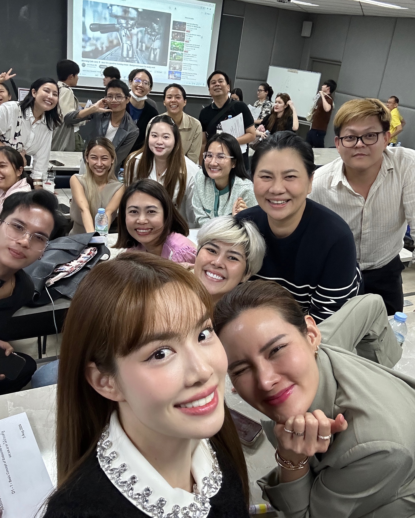 เกรซ - กาญจน์เกล้า ด้วยเศียรเกล้า