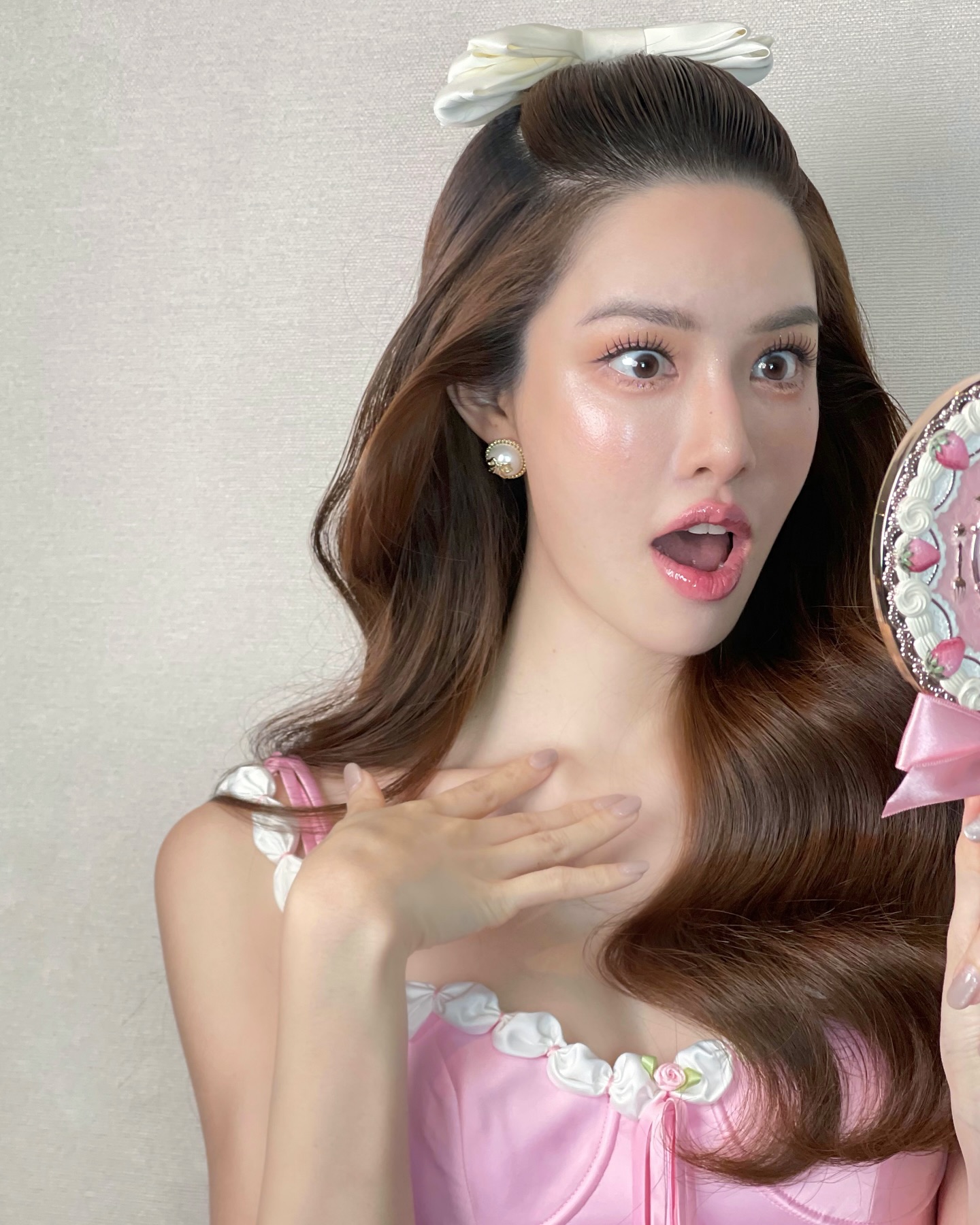 เกรซ - กาญจน์เกล้า ด้วยเศียรเกล้า