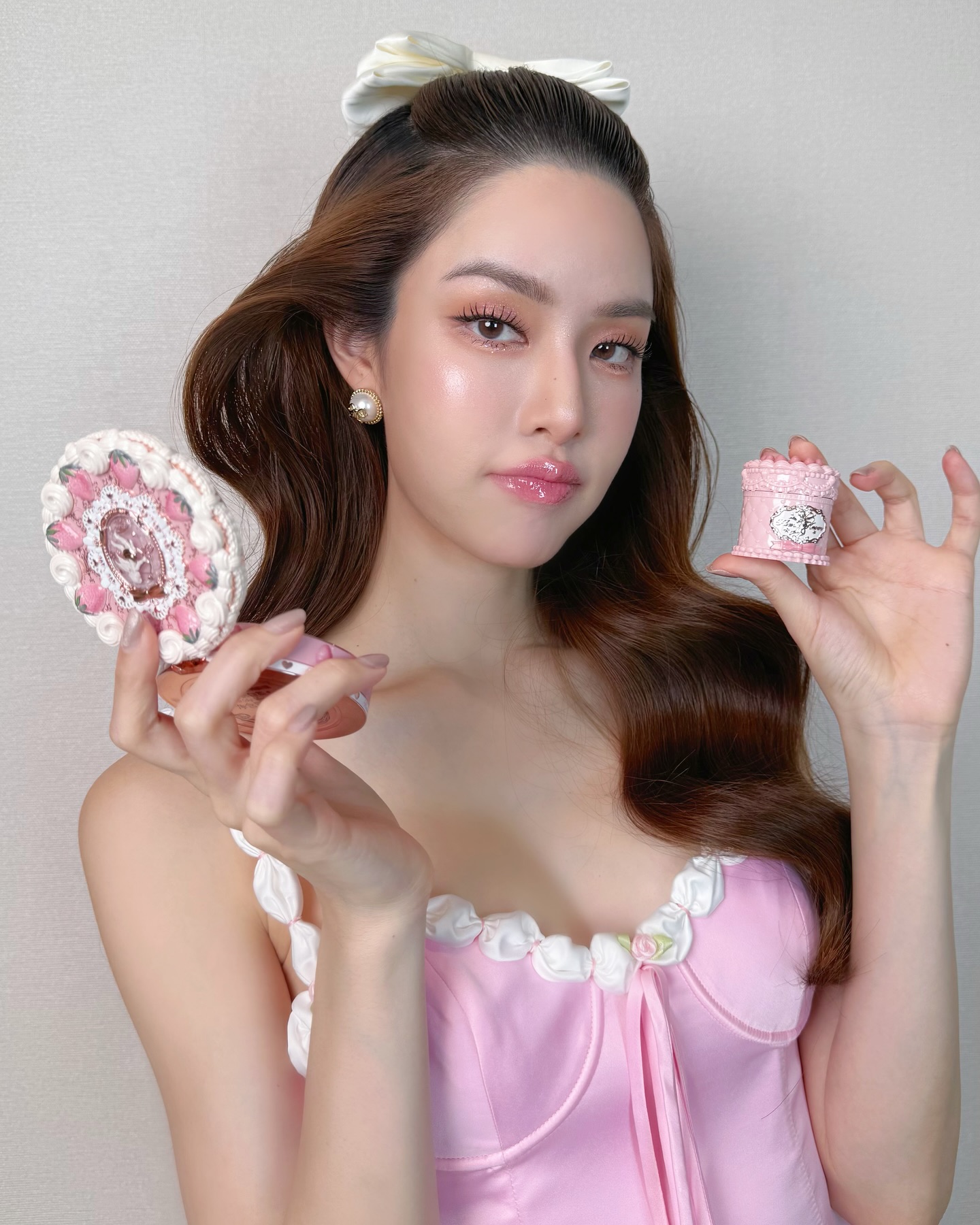 เกรซ - กาญจน์เกล้า ด้วยเศียรเกล้า