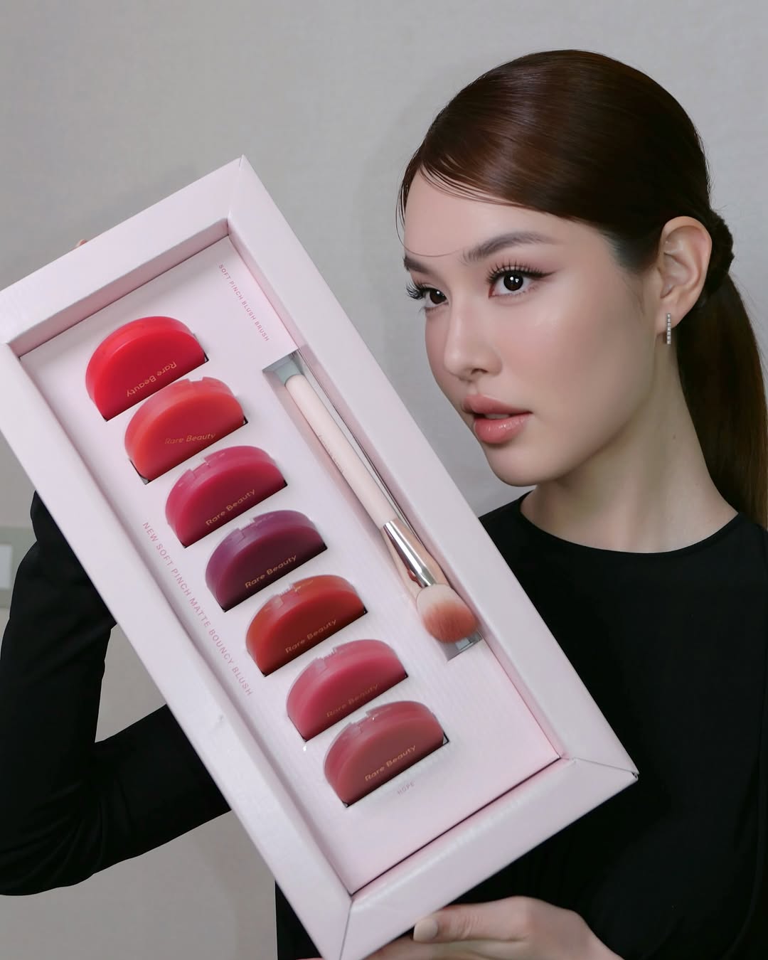 เกรซ - กาญจน์เกล้า ด้วยเศียรเกล้า