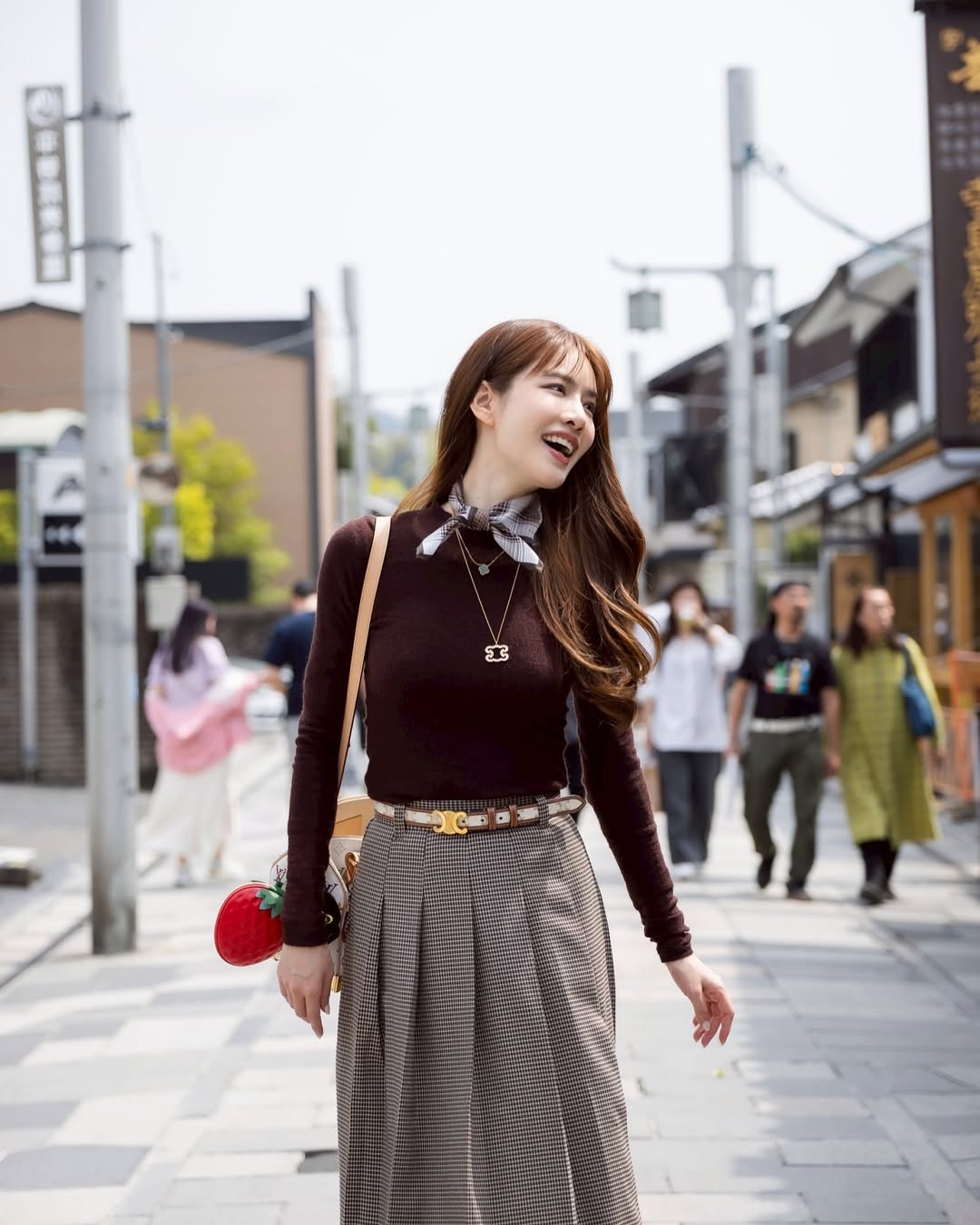 เกรซ - กาญจน์เกล้า ด้วยเศียรเกล้า