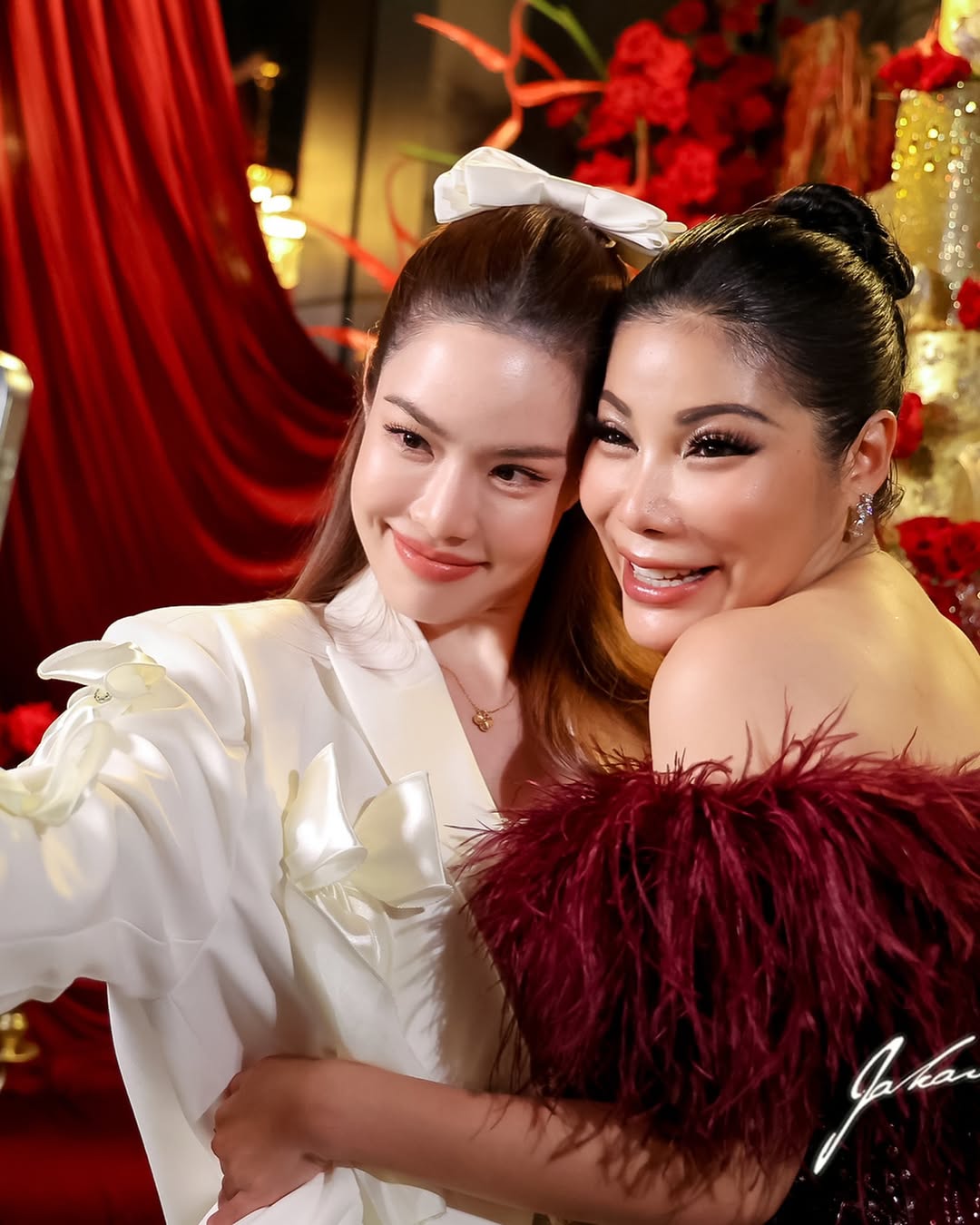 เกรซ - กาญจน์เกล้า ด้วยเศียรเกล้า