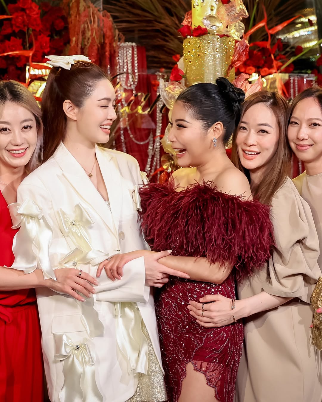 เกรซ - กาญจน์เกล้า ด้วยเศียรเกล้า