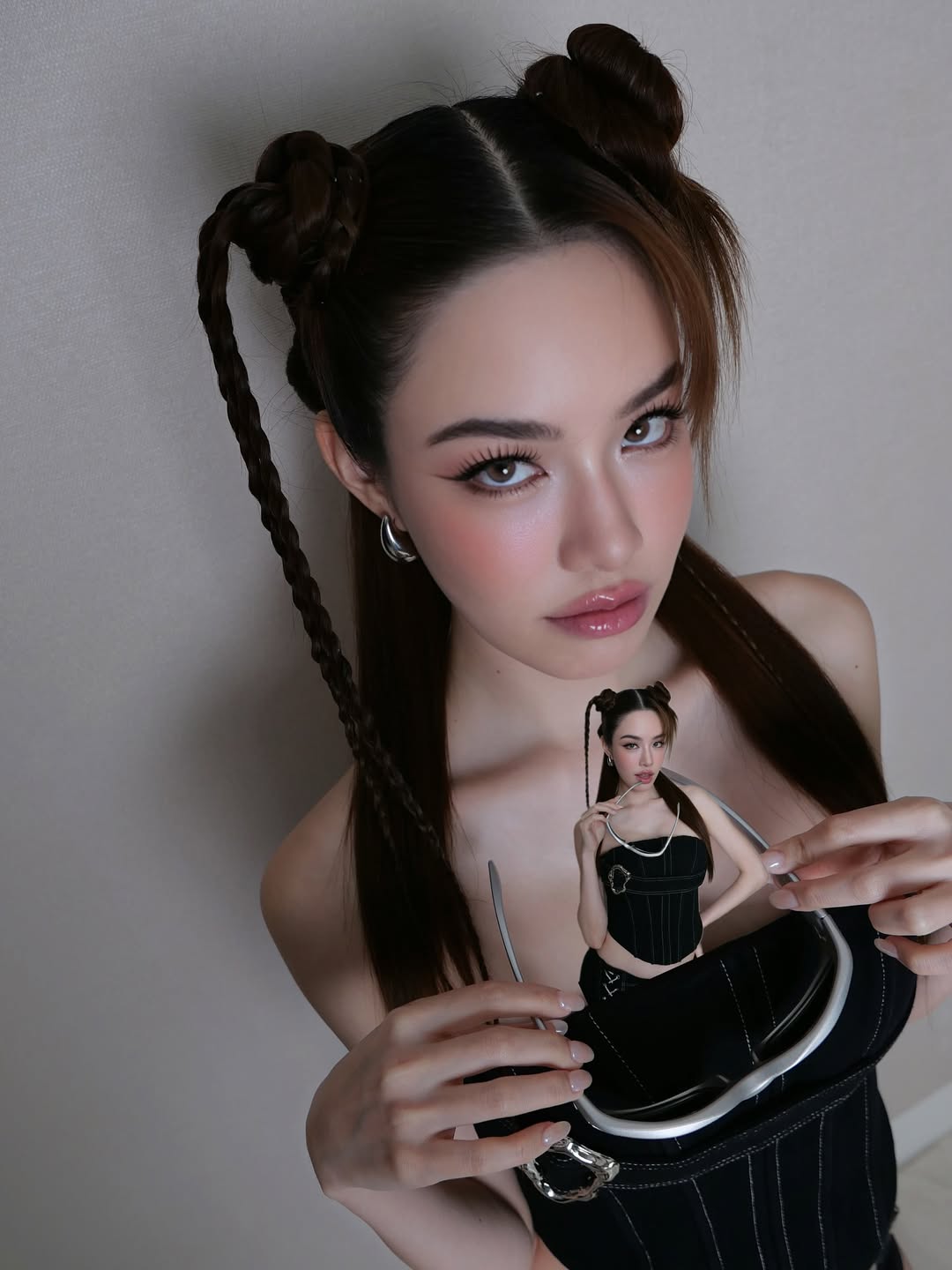 เกรซ - กาญจน์เกล้า ด้วยเศียรเกล้า
