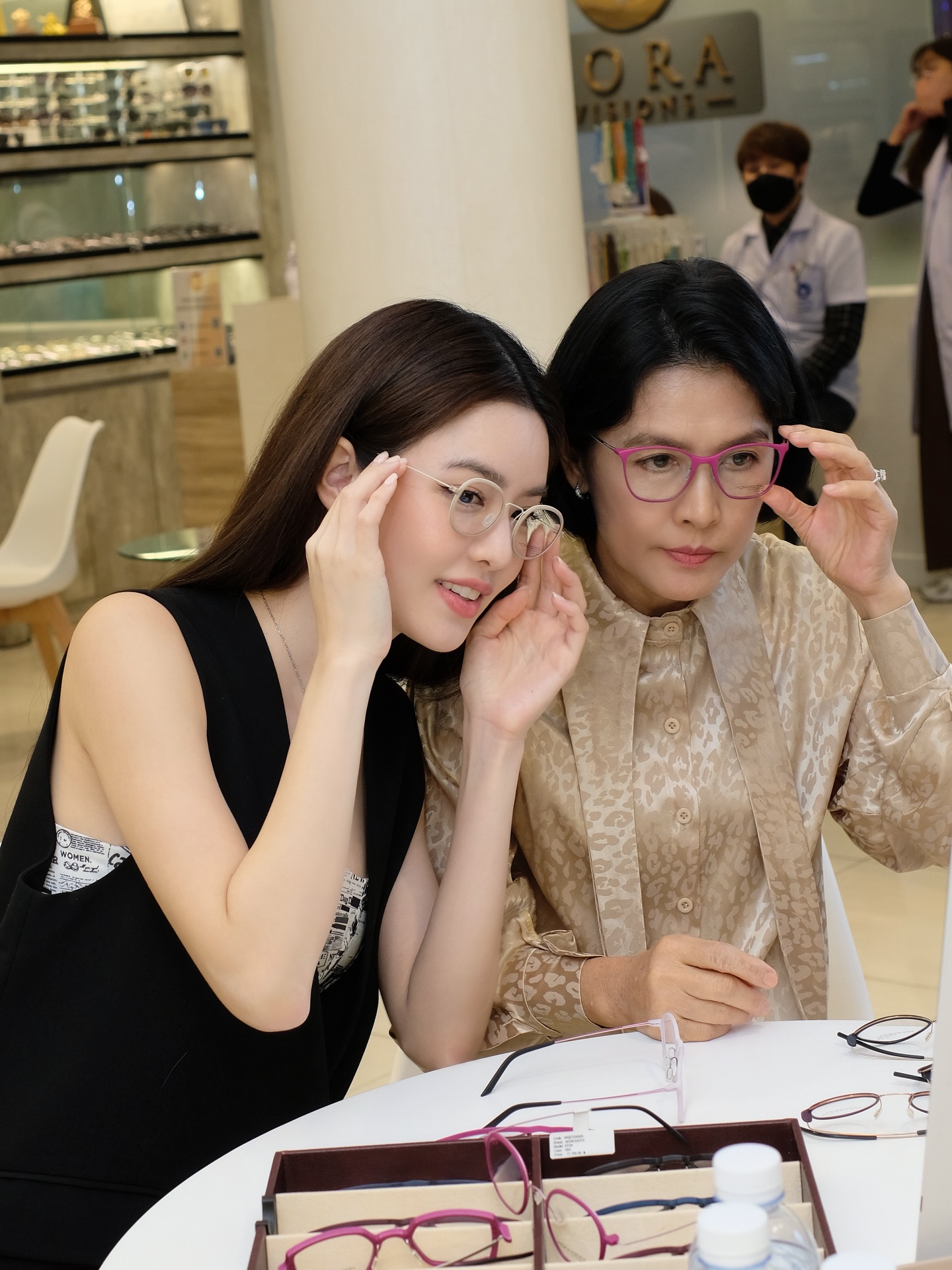 เกรซ - กาญจน์เกล้า ด้วยเศียรเกล้า