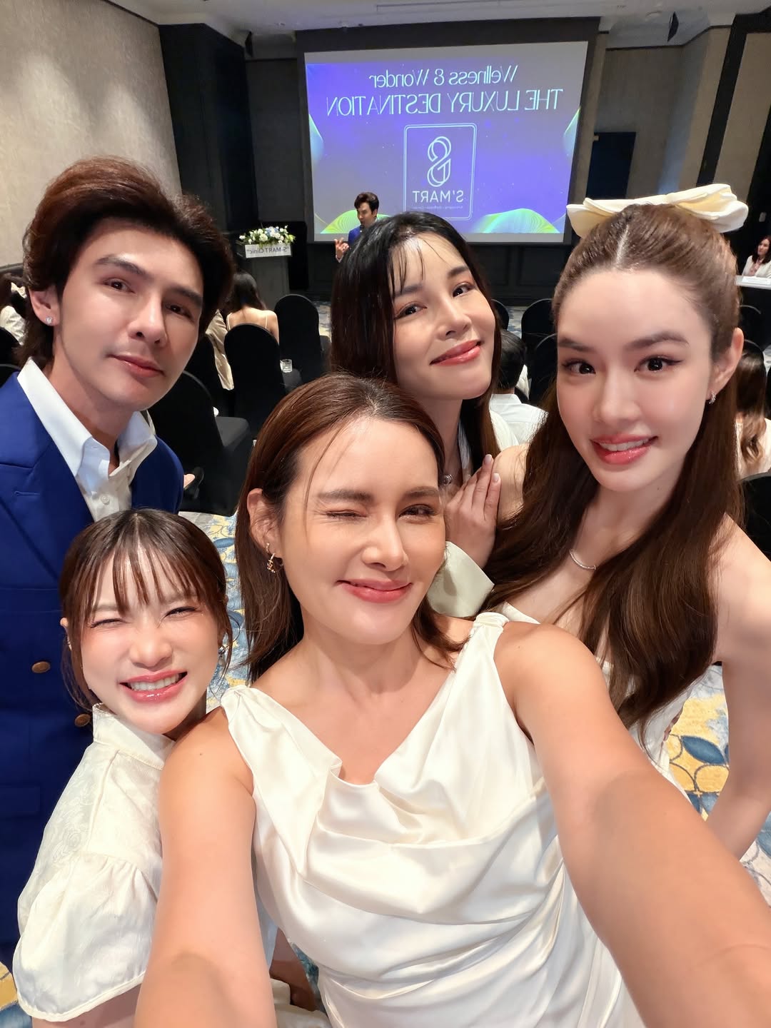 เกรซ - กาญจน์เกล้า ด้วยเศียรเกล้า