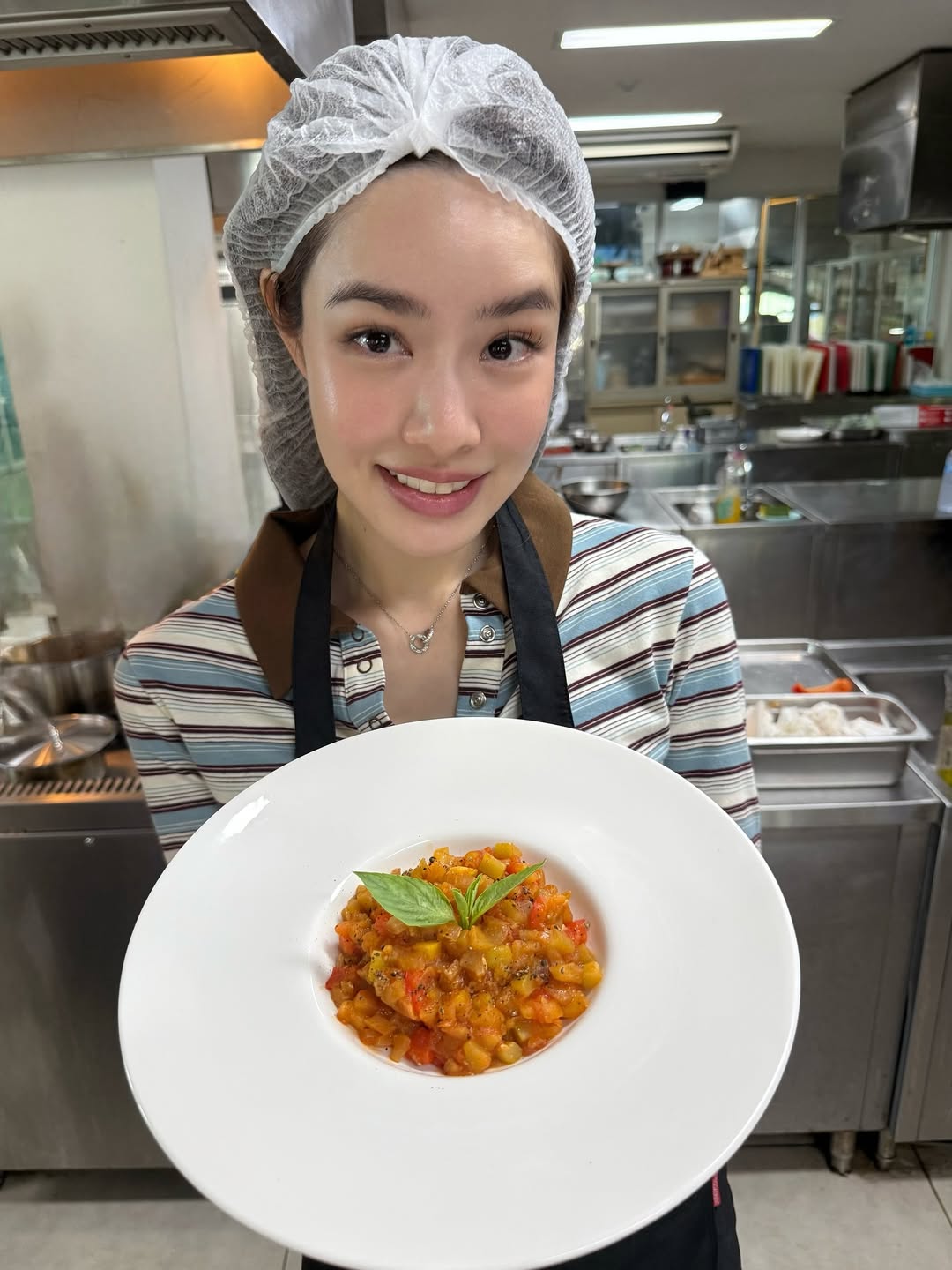 เกรซ - กาญจน์เกล้า ด้วยเศียรเกล้า