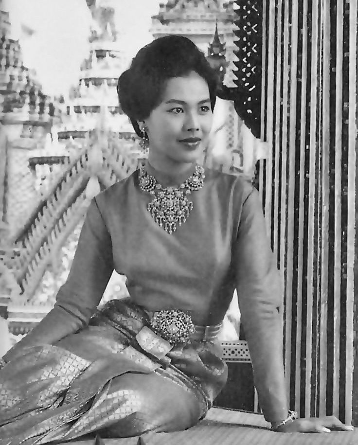 เกรซ - กาญจน์เกล้า ด้วยเศียรเกล้า